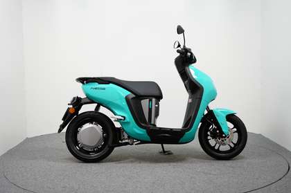 Yamaha ESS025