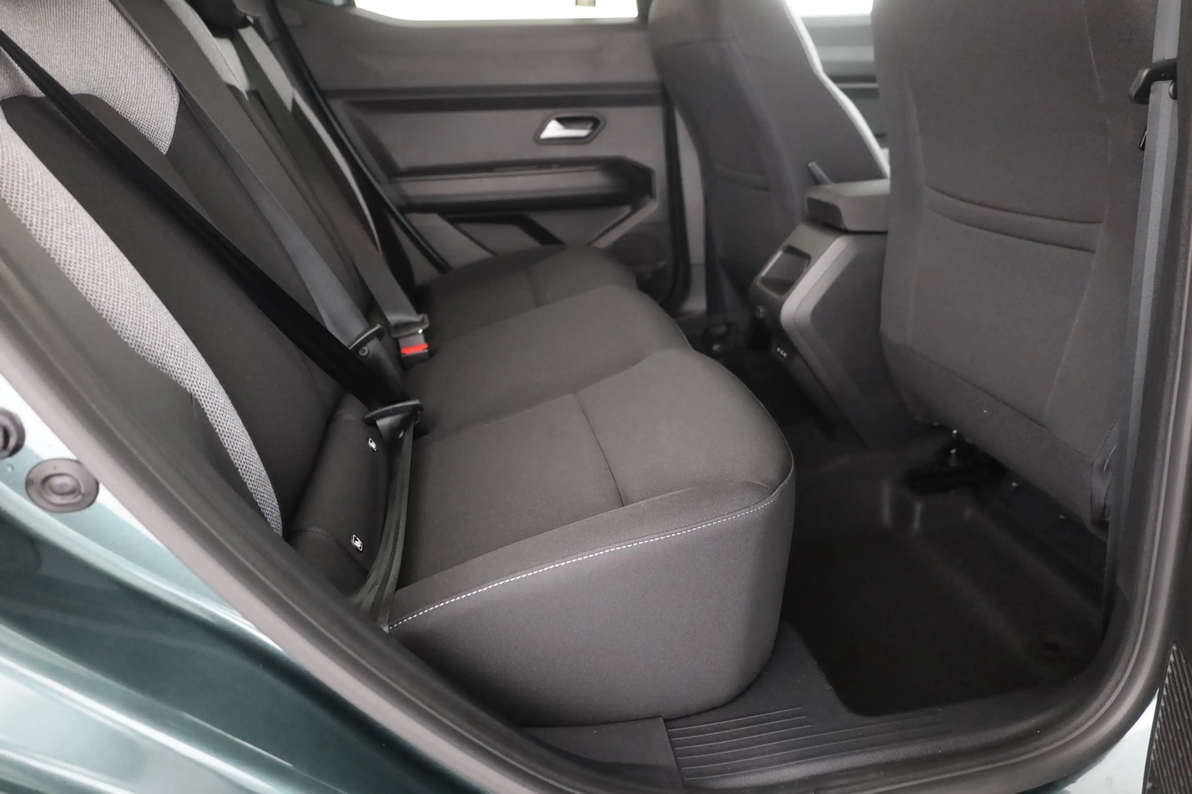 Dacia Duster Journey mHev 140 LED Navi Kamera — photo 26