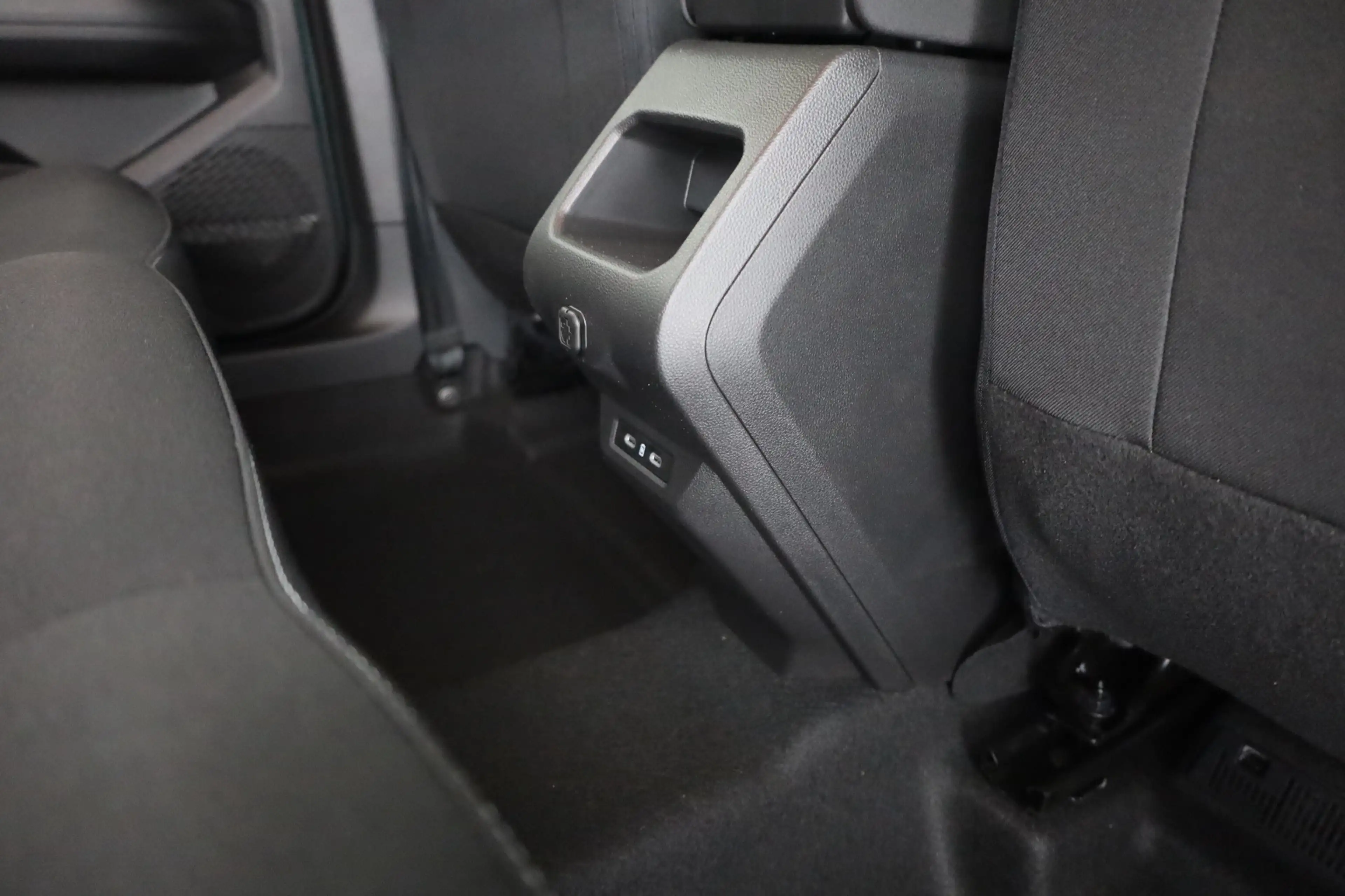 Dacia Duster Journey mHev 140 LED Navi Kamera — photo 29