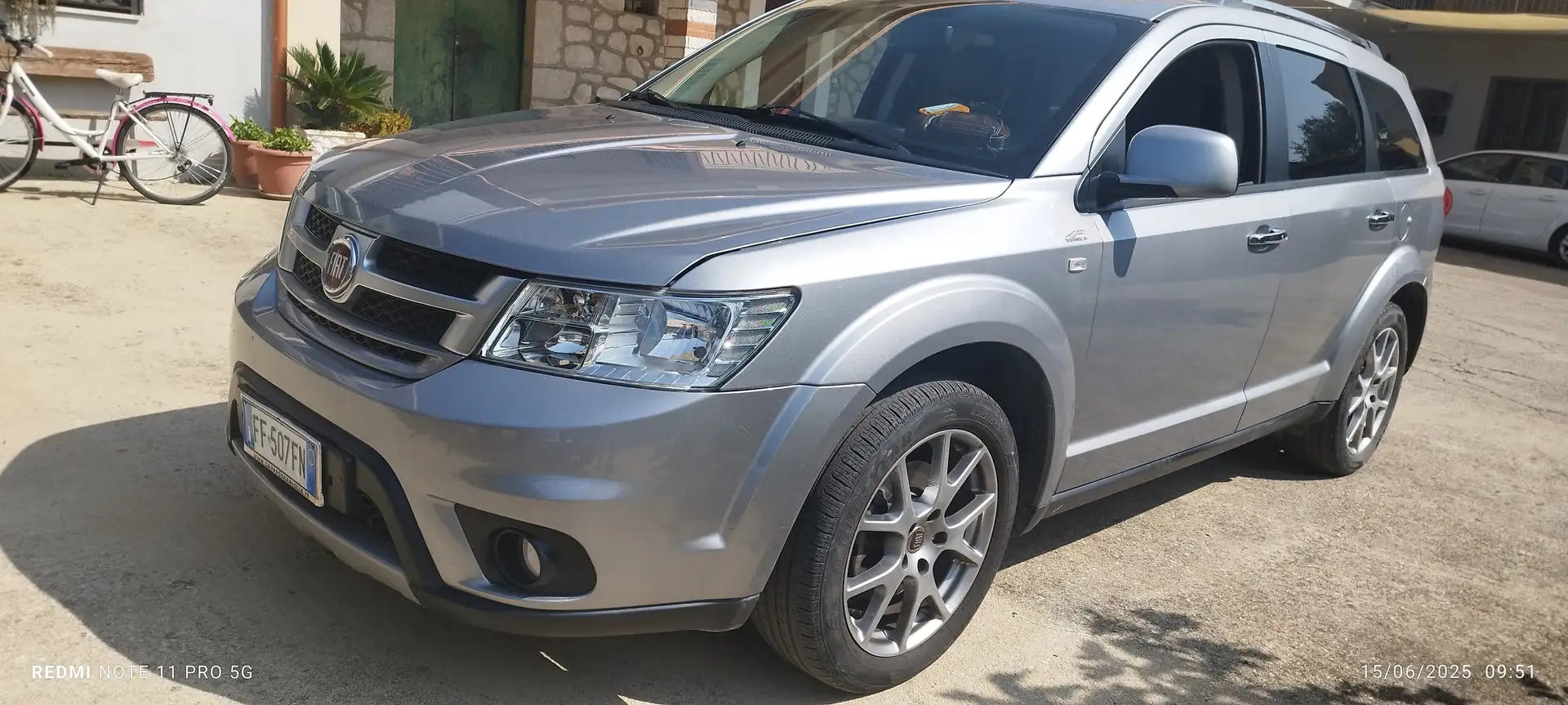 Fiat Freemont Freemont 2.0 mjt 16v Urban 4x4 170cv auto E5+ Серебристый - 1