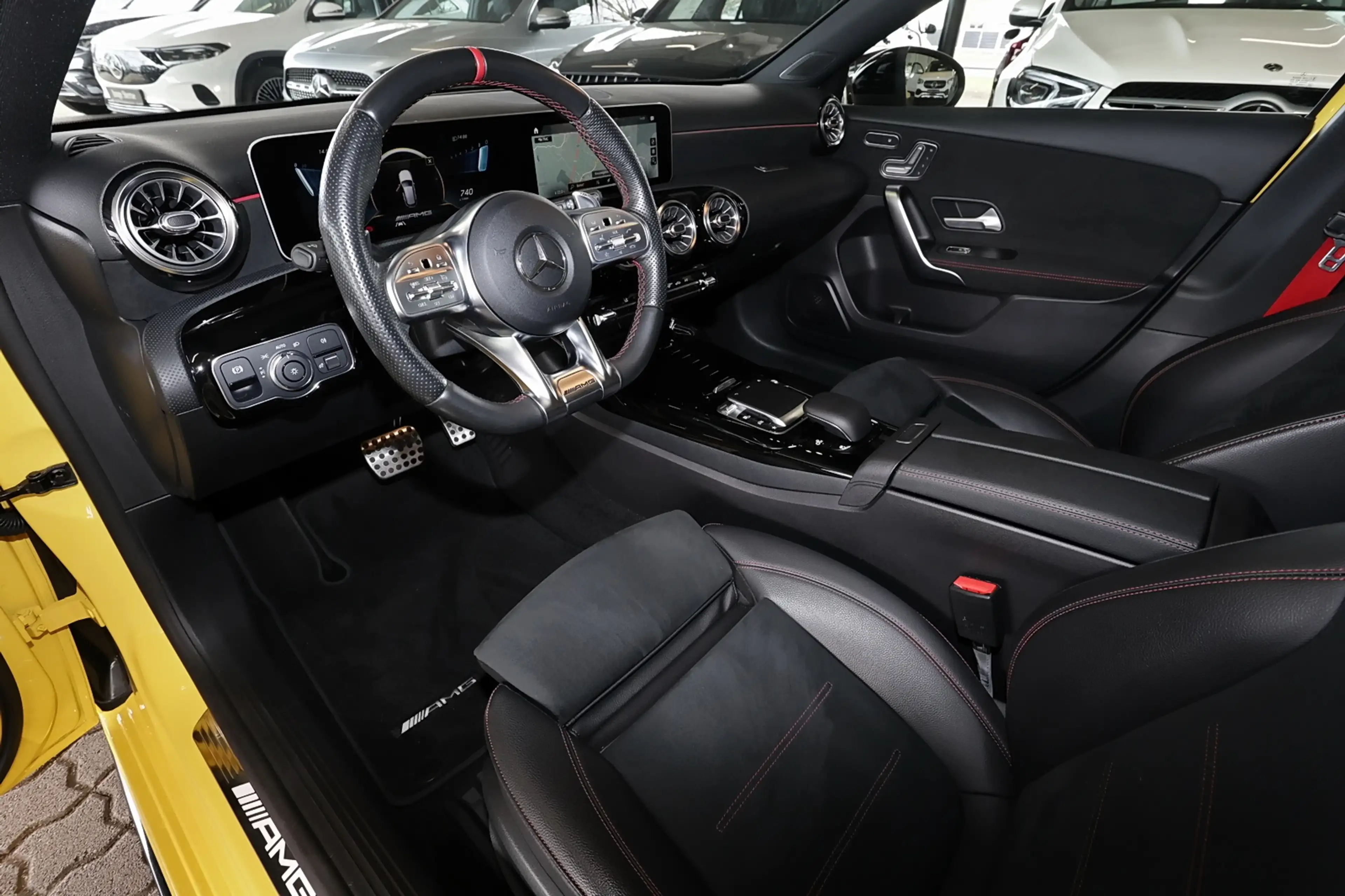 Mercedes-Benz A 35 AMG 4M AMG PANO+KAMERA+TOTWINKEL+LED+19" — photo 9