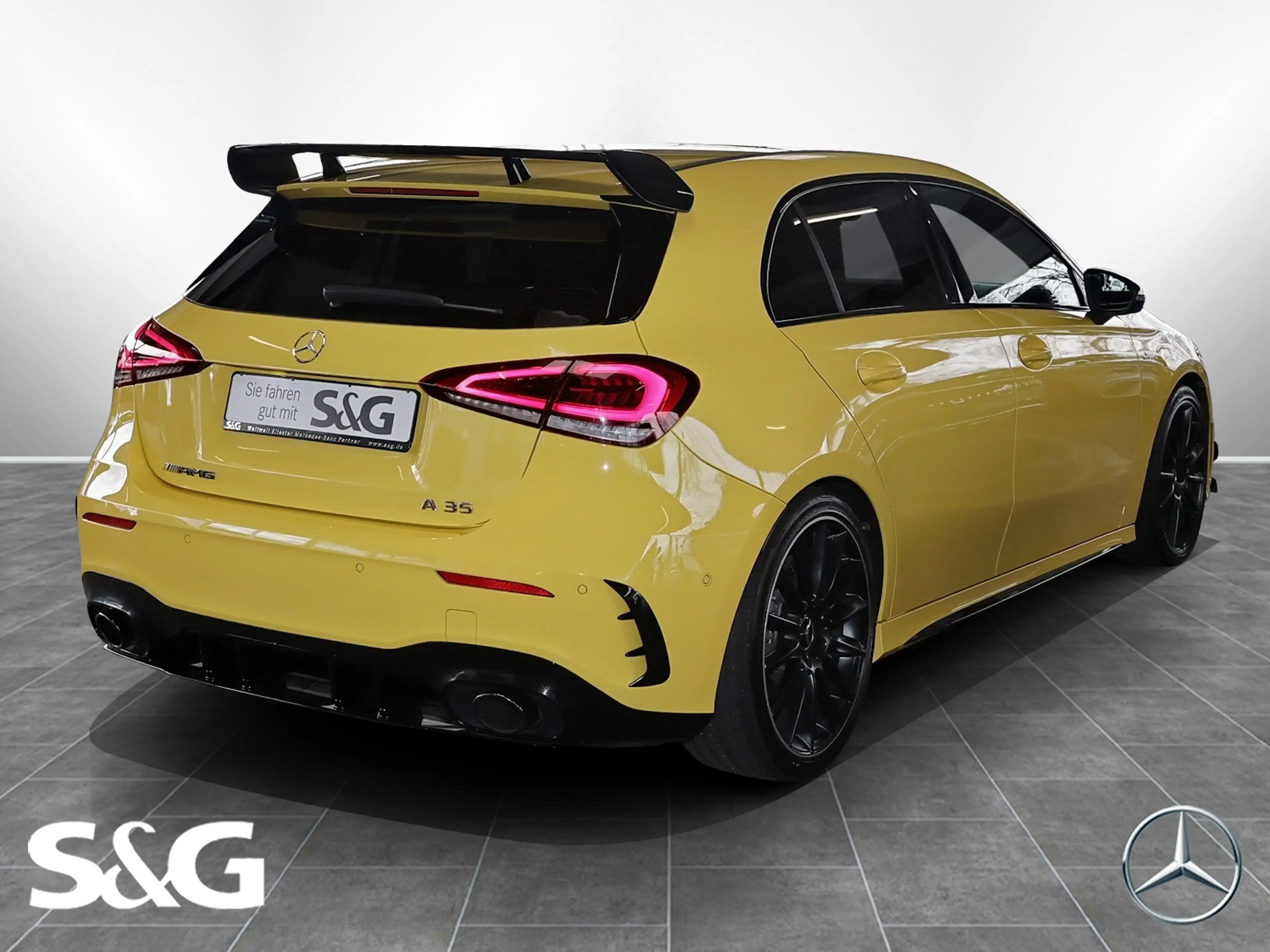 Mercedes-Benz A 35 AMG 4M AMG PANO+KAMERA+TOTWINKEL+LED+19" — photo 2