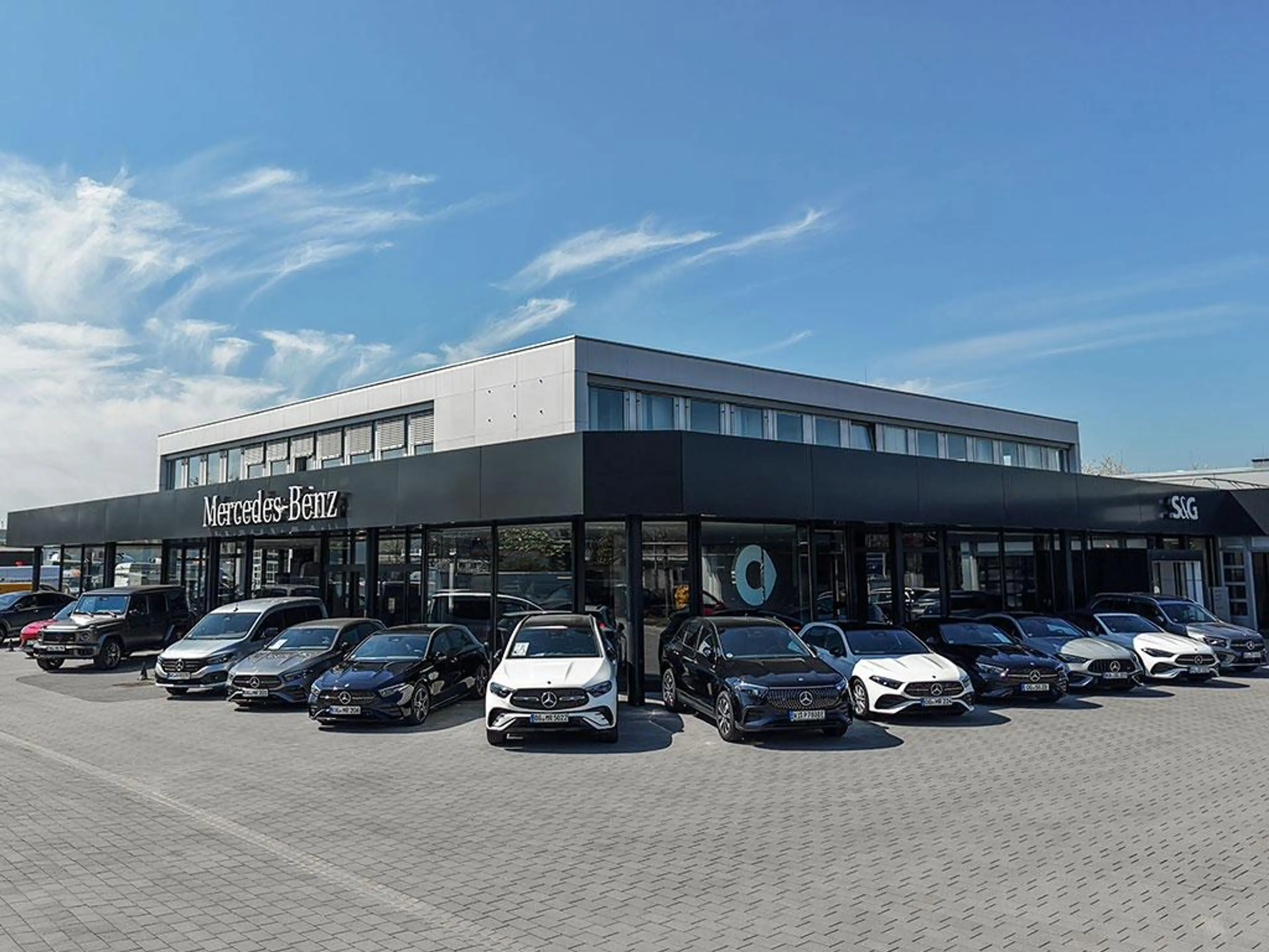 Mercedes-Benz A 35 AMG 4M AMG PANO+KAMERA+TOTWINKEL+LED+19" — photo 13