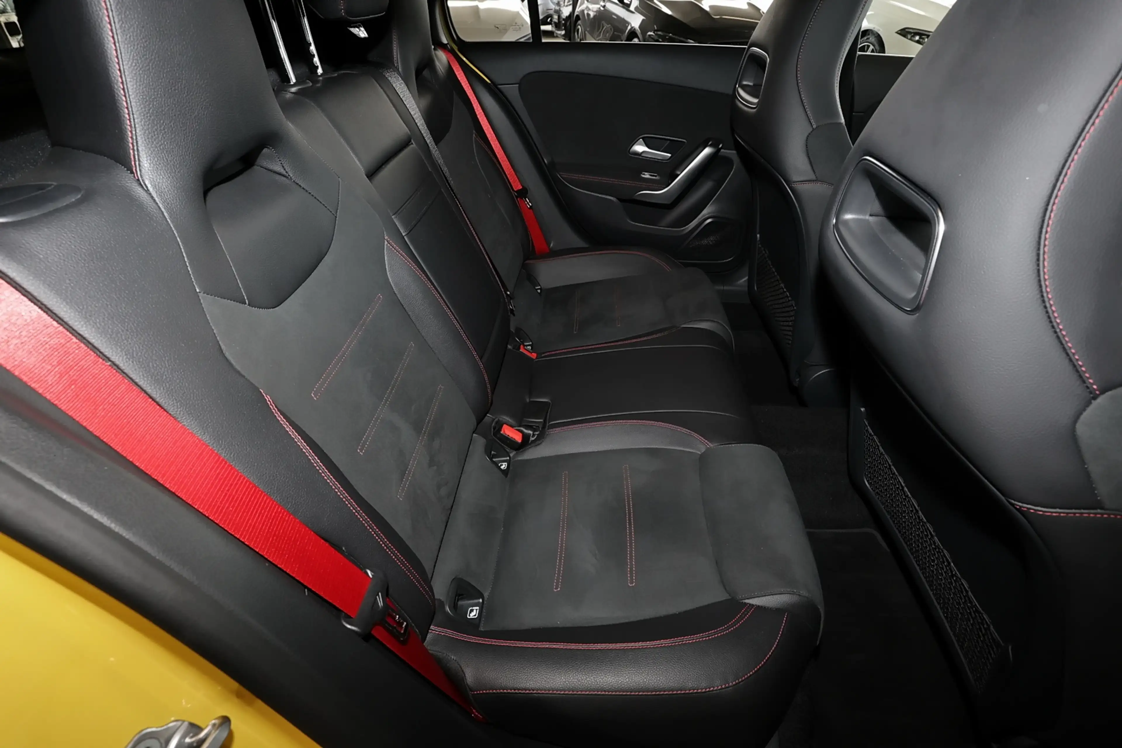 Mercedes-Benz A 35 AMG 4M AMG PANO+KAMERA+TOTWINKEL+LED+19" — photo 6
