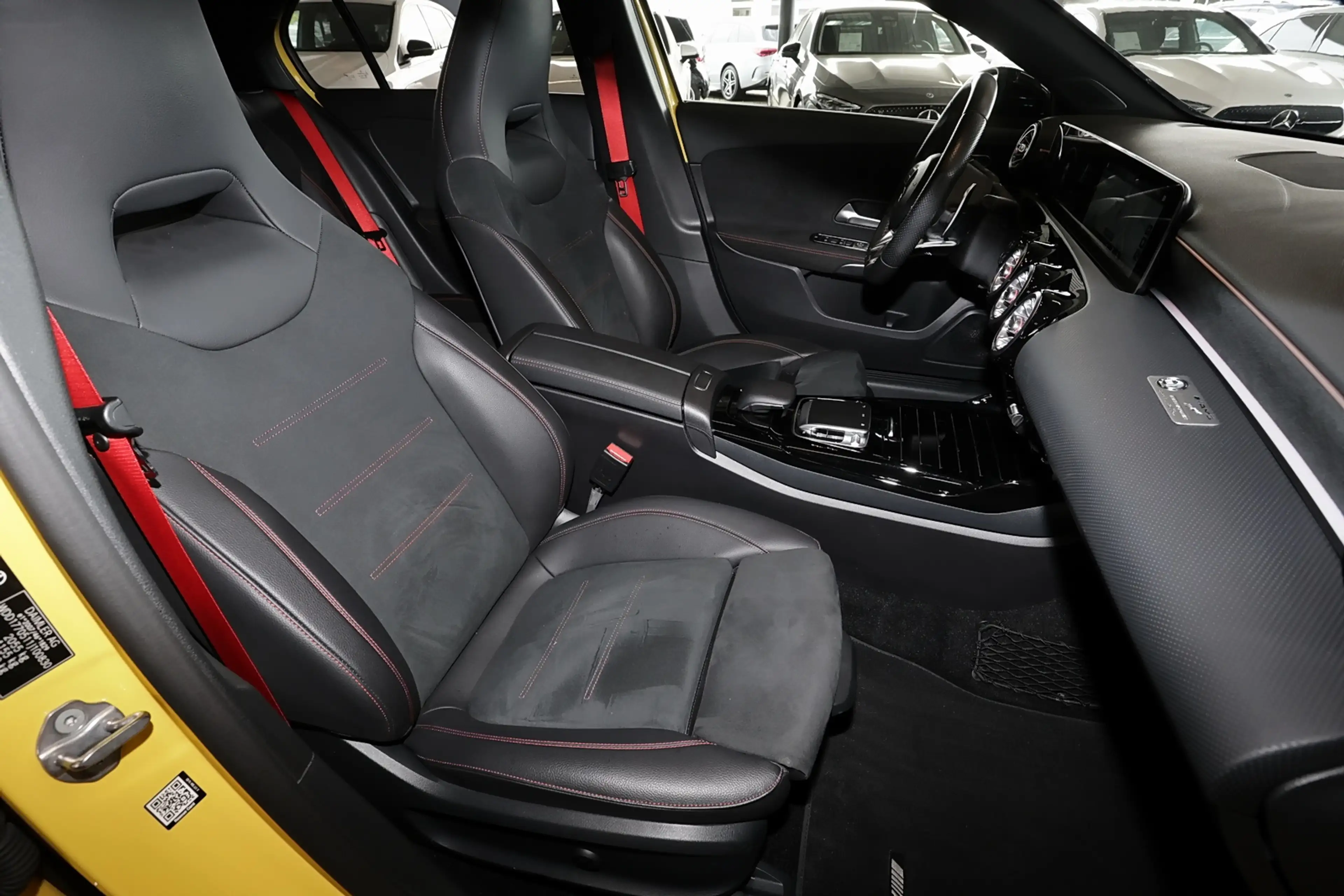 Mercedes-Benz A 35 AMG 4M AMG PANO+KAMERA+TOTWINKEL+LED+19" — photo 4