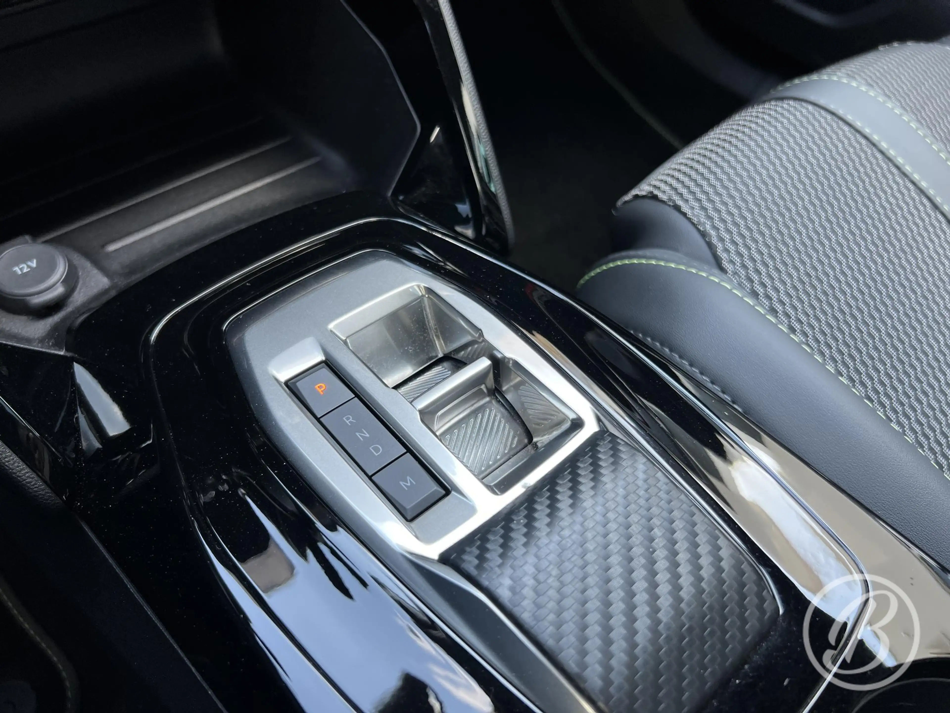 Peugeot 2008 1.2 Hybrid 136 GT Automaat | Panoramadak — photo 18