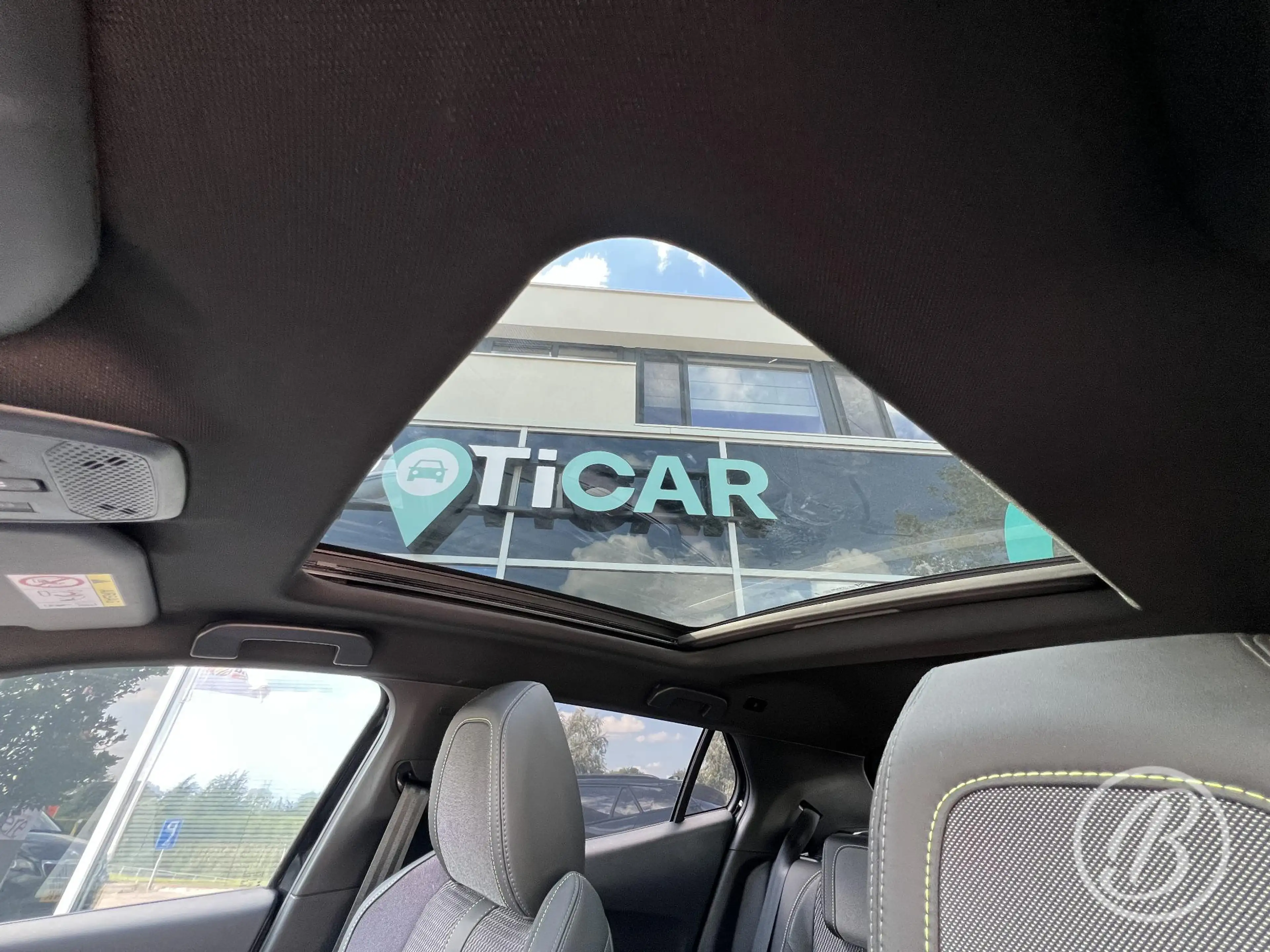 Peugeot 2008 1.2 Hybrid 136 GT Automaat | Panoramadak — photo 21