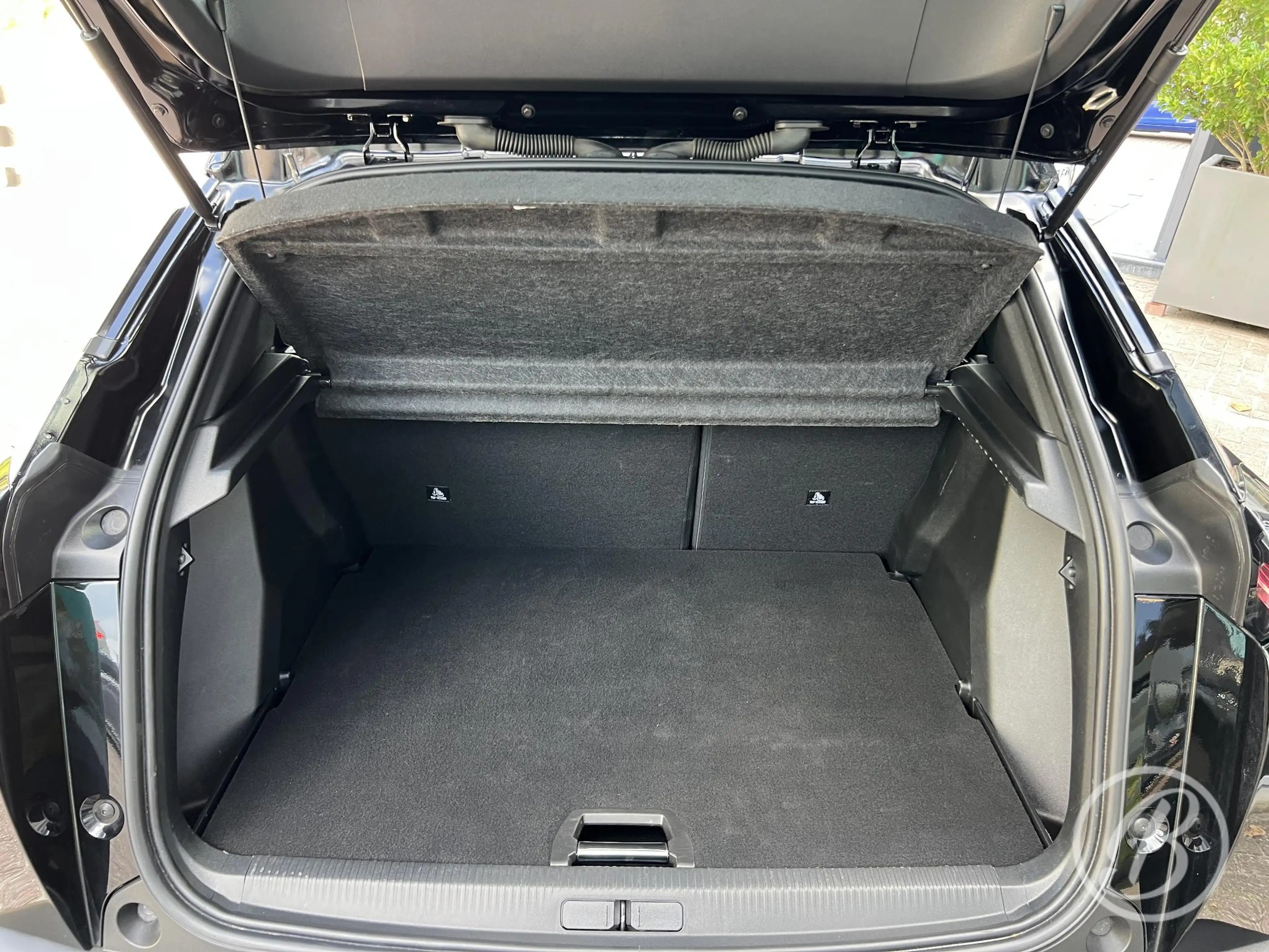 Peugeot 2008 1.2 Hybrid 136 GT Automaat | Panoramadak — photo 28