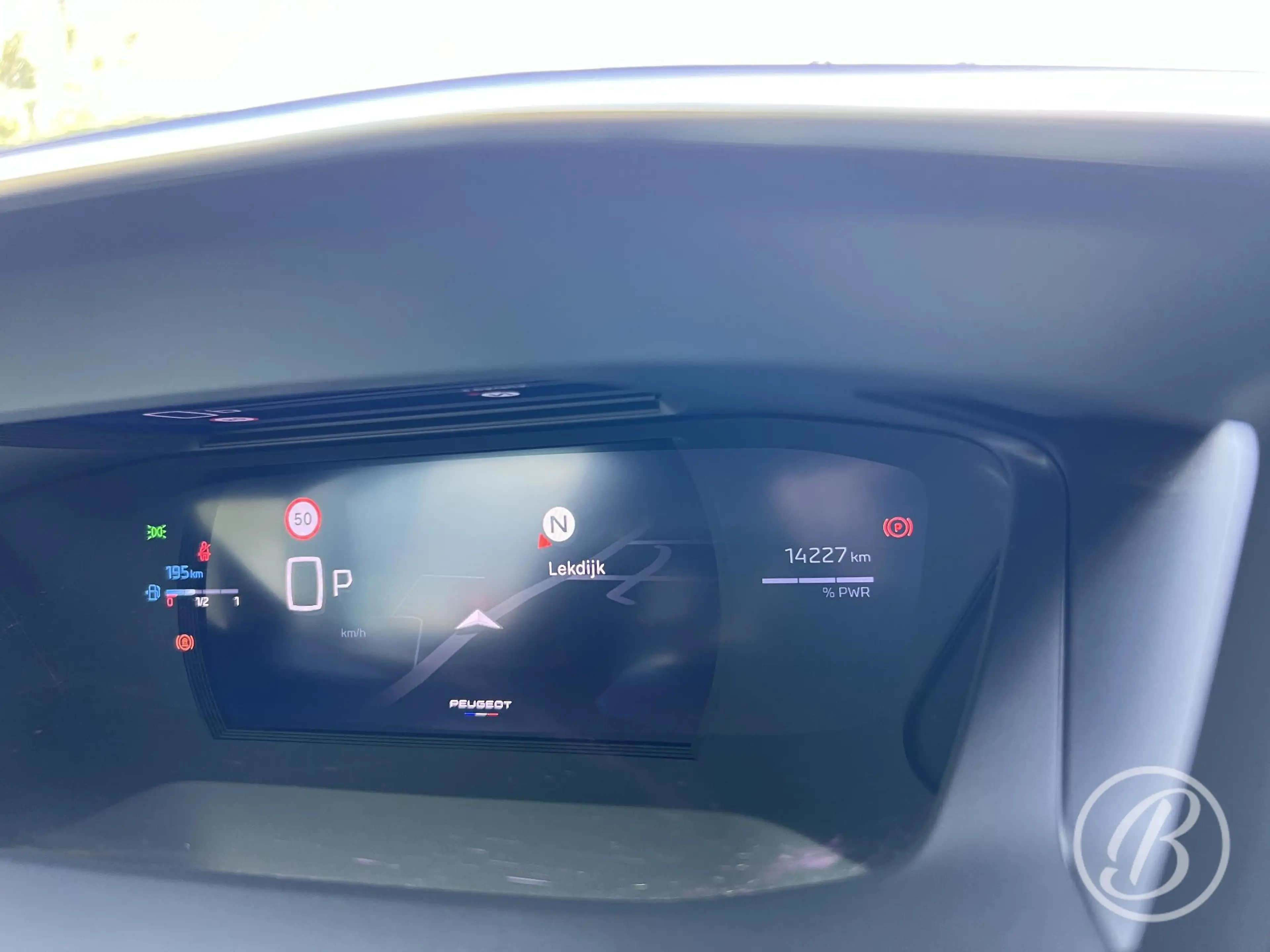 Peugeot 2008 1.2 Hybrid 136 GT Automaat | Panoramadak — photo 11