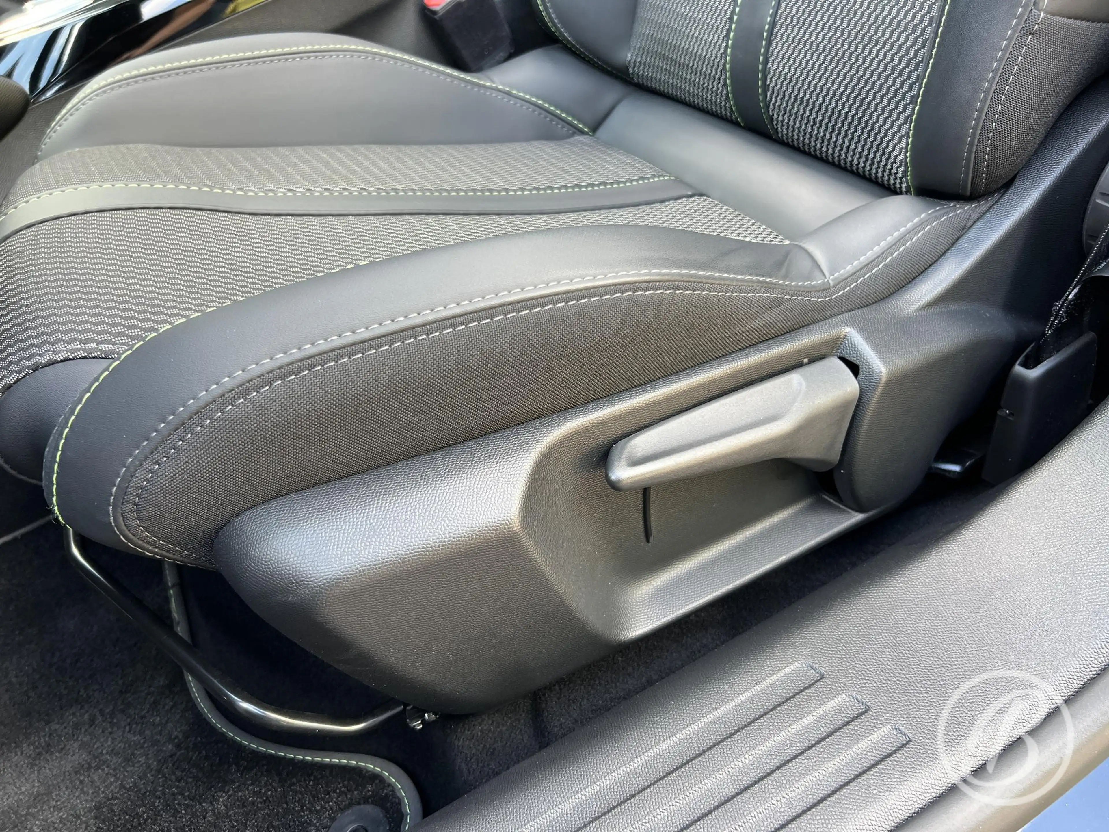 Peugeot 2008 1.2 Hybrid 136 GT Automaat | Panoramadak — photo 14