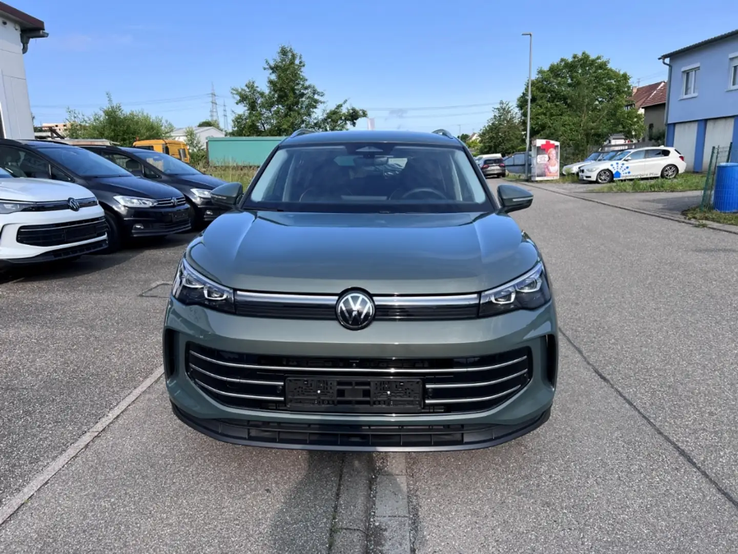 Volkswagen Tiguan 1.5eTSI Elegance ACC AHK MATRIX NAVI 360°RFK Vert - 2
