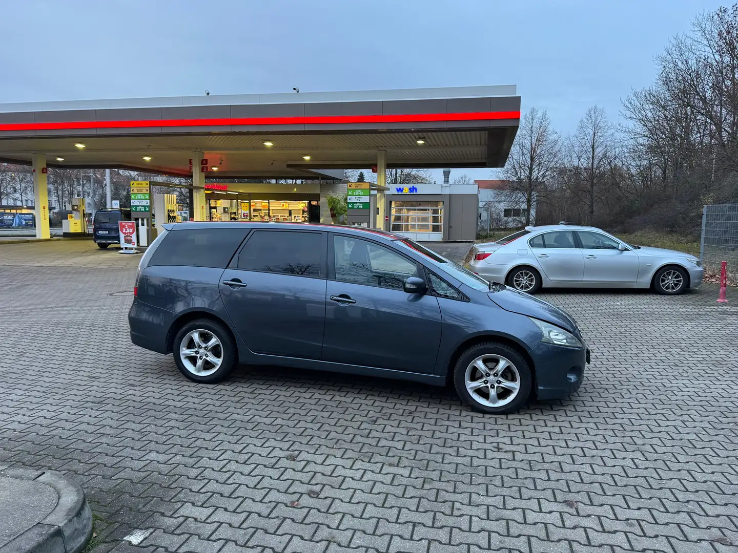 Mitsubishi Grandis Grandis Diesel 2.0 DI-D 7-Sitzer Intense Gris - 1