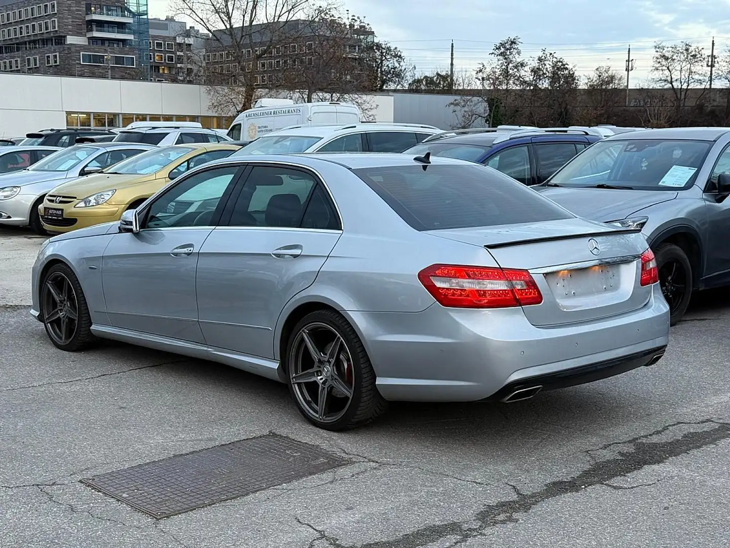 Mercedes-Benz E 350 Elegance BlueEfficiency CDI Aut. | VOLL FAHRBER... Grau - 2