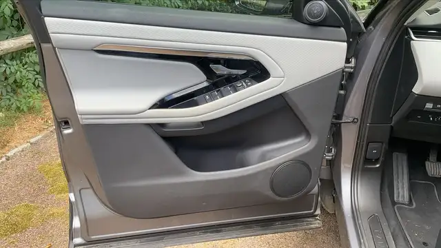 Land Rover Range Rover Evoque view 7