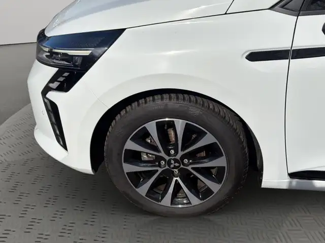 Mitsubishi Colt view 7