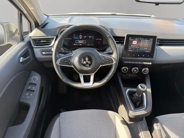 Mitsubishi Colt view 11