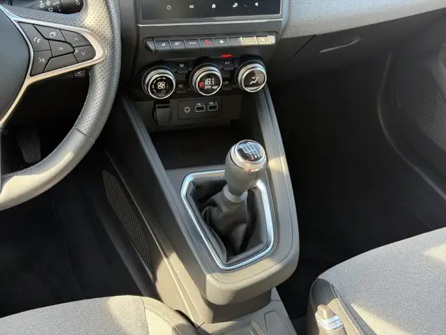 Mitsubishi Colt view 14