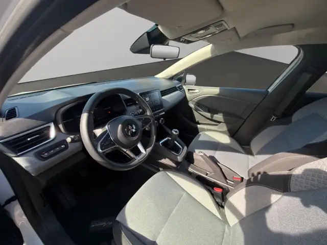 Mitsubishi Colt view 8