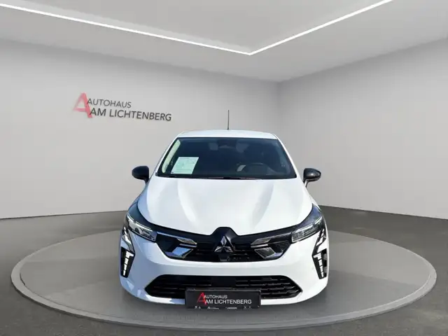 Mitsubishi Colt view 3