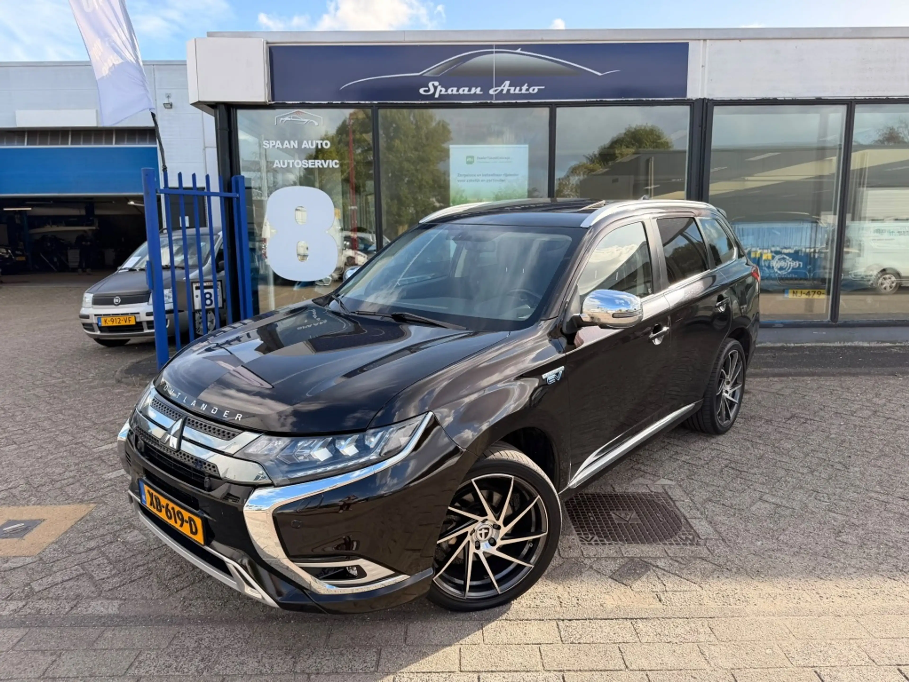 Mitsubishi Outlander 2.4 PHEV Intense+ | PANO | LEER | CARPLAY | 360''C — photo 4