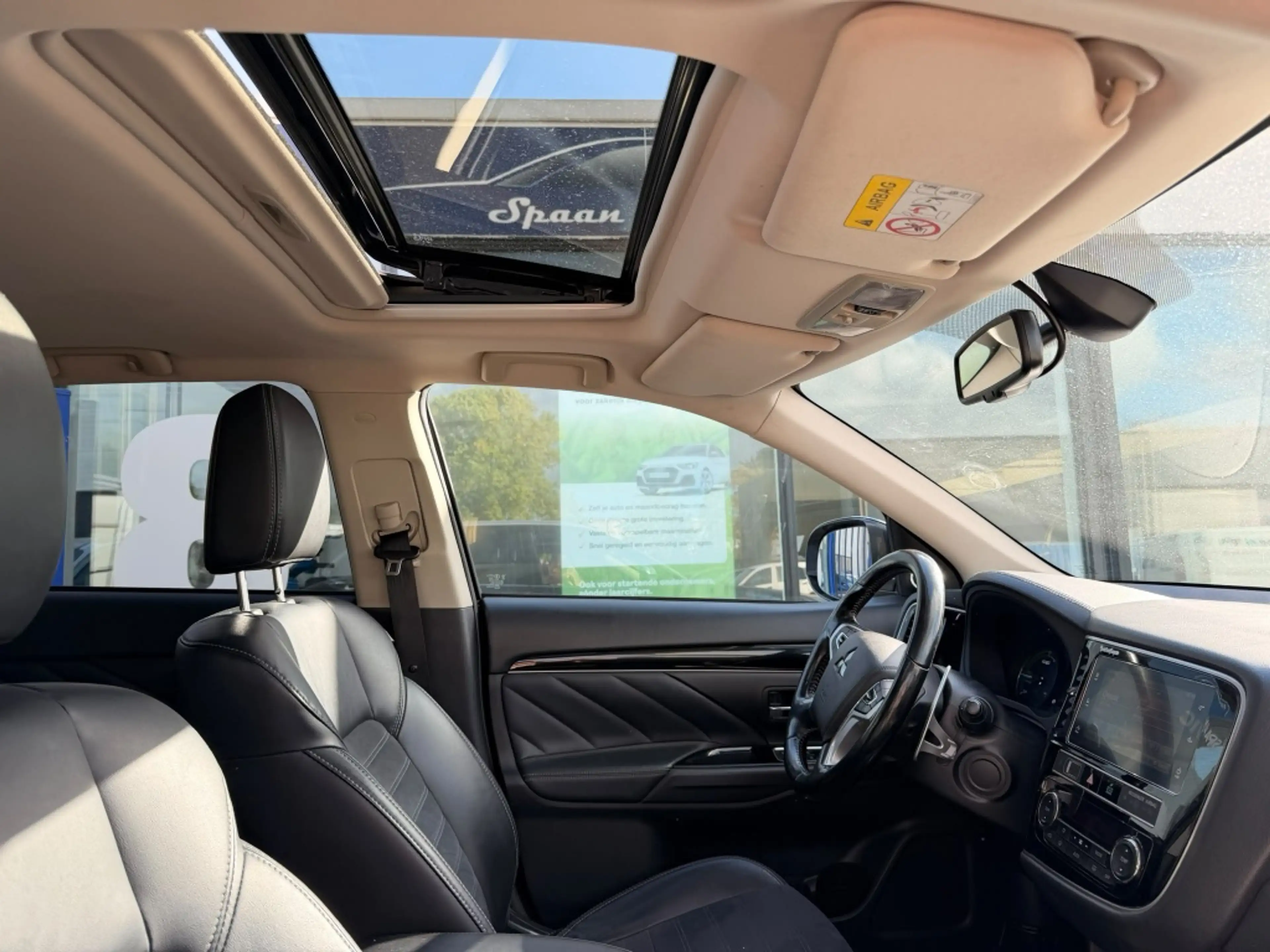 Mitsubishi Outlander 2.4 PHEV Intense+ | PANO | LEER | CARPLAY | 360''C — photo 14