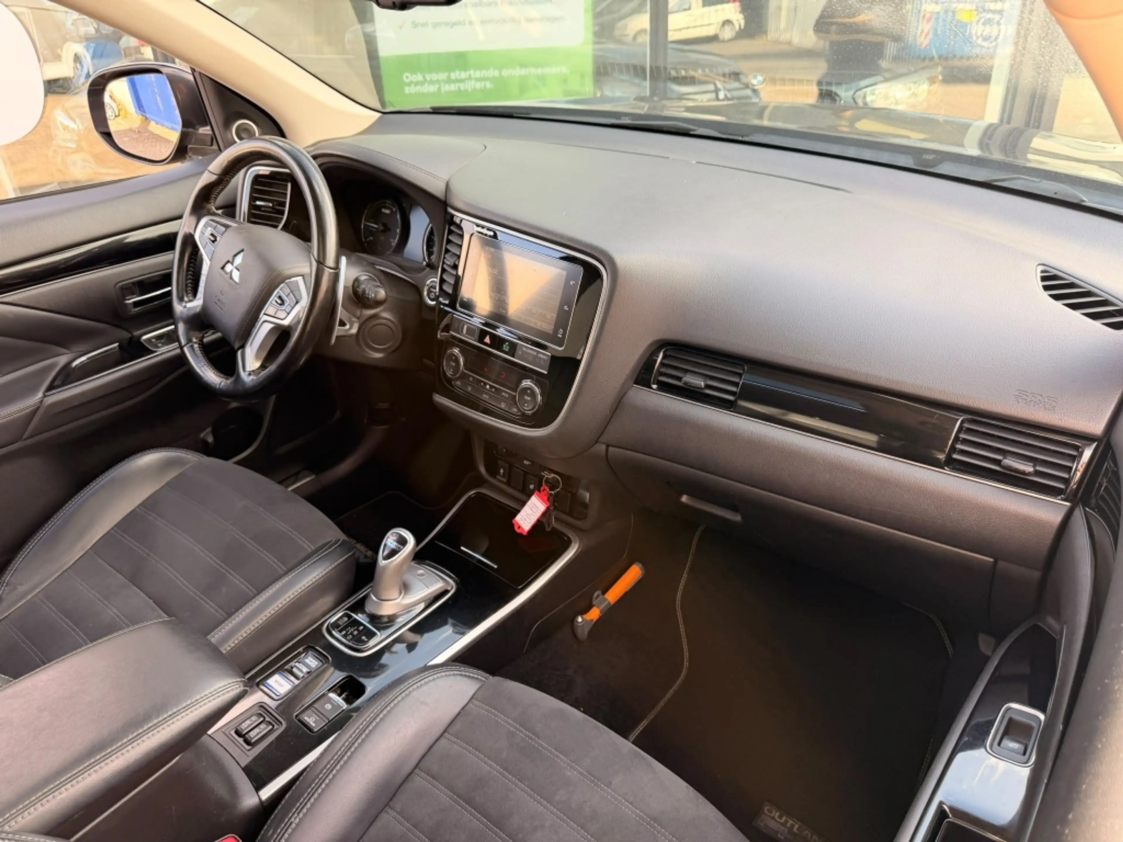 Mitsubishi Outlander 2.4 PHEV Intense+ | PANO | LEER | CARPLAY | 360''C — photo 8