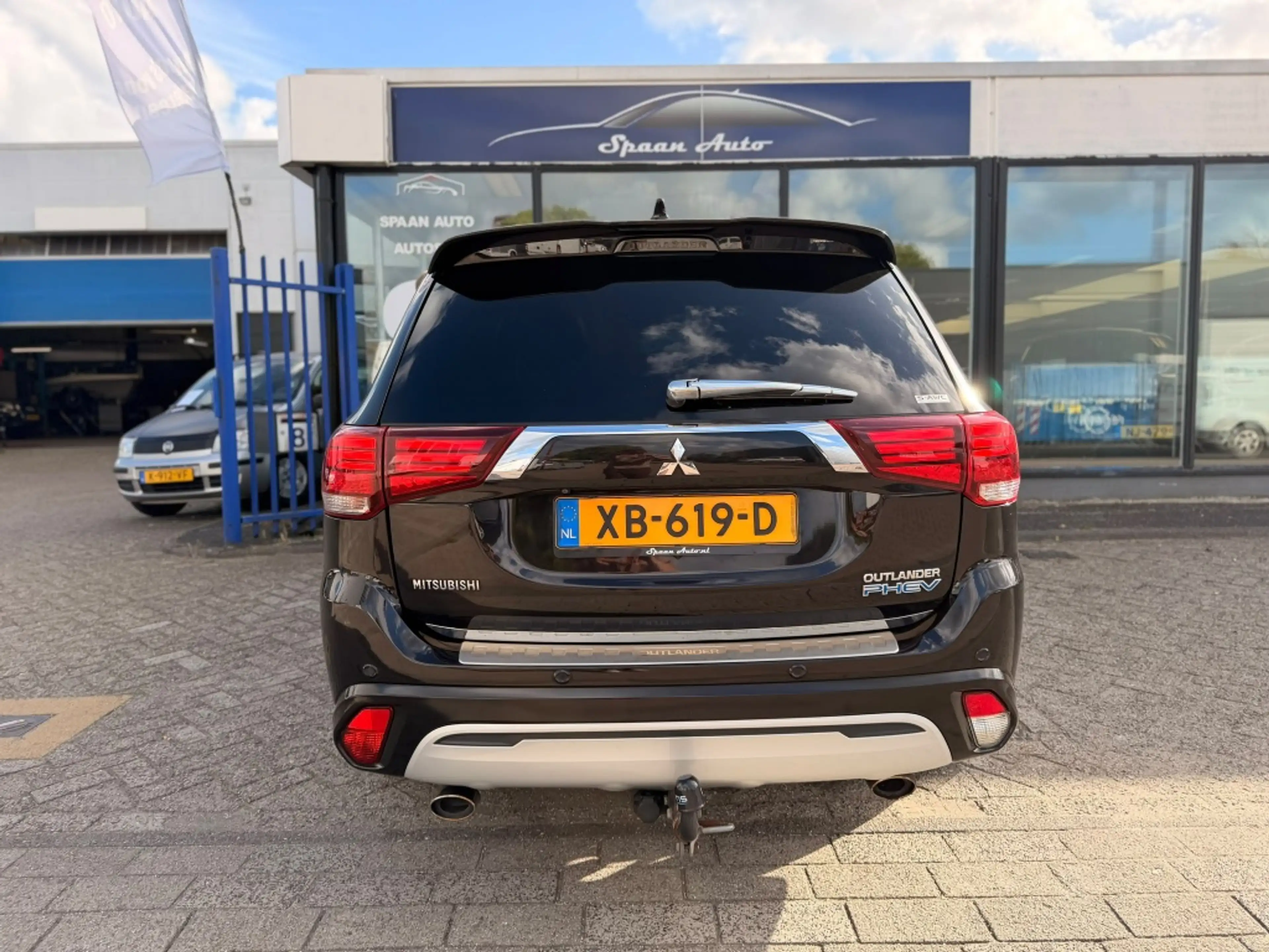 Mitsubishi Outlander 2.4 PHEV Intense+ | PANO | LEER | CARPLAY | 360''C — photo 20