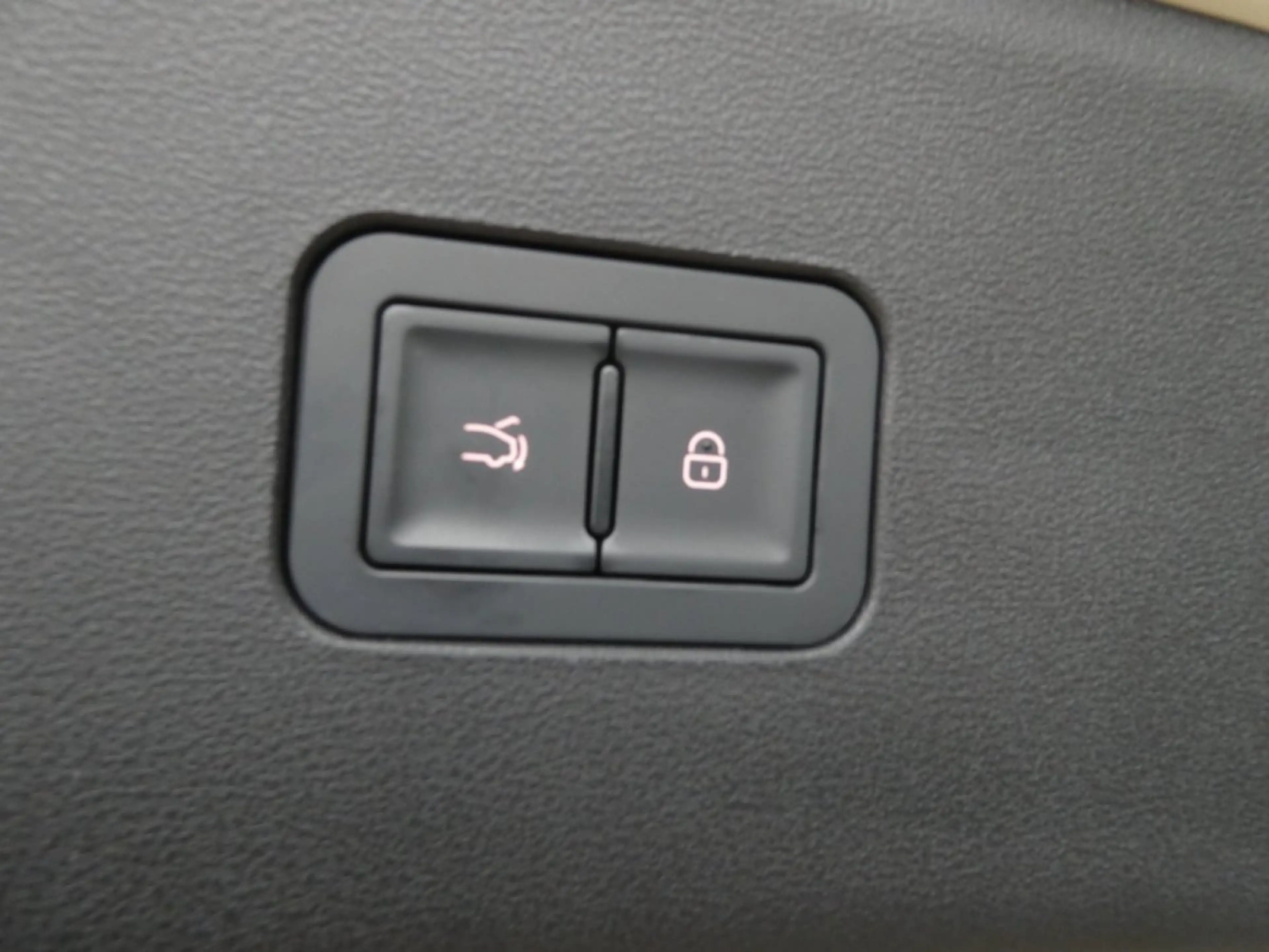 BYD Seal 6 DM-I Touring Comfort *Privacy*Pano*Leder*360Grad* — photo 12