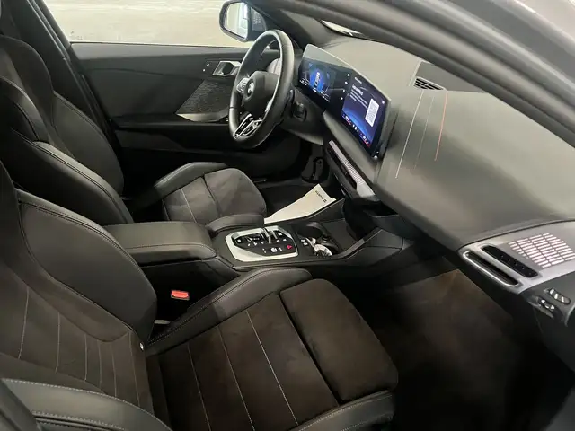 BMW 1 Series view 8