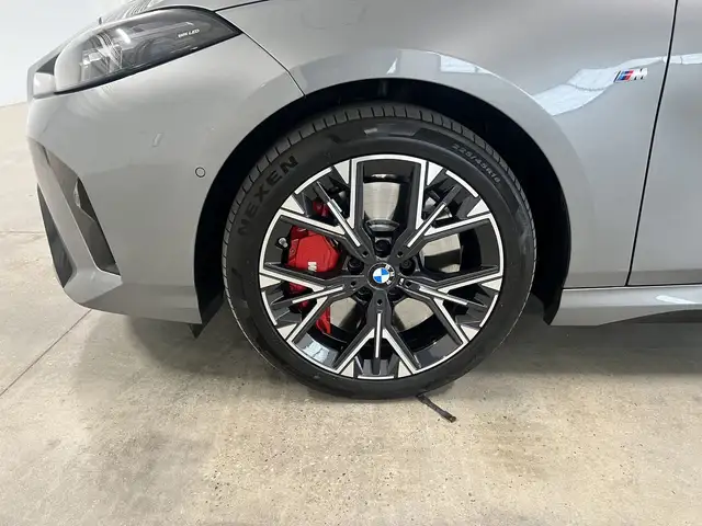 BMW 1 Series view 12