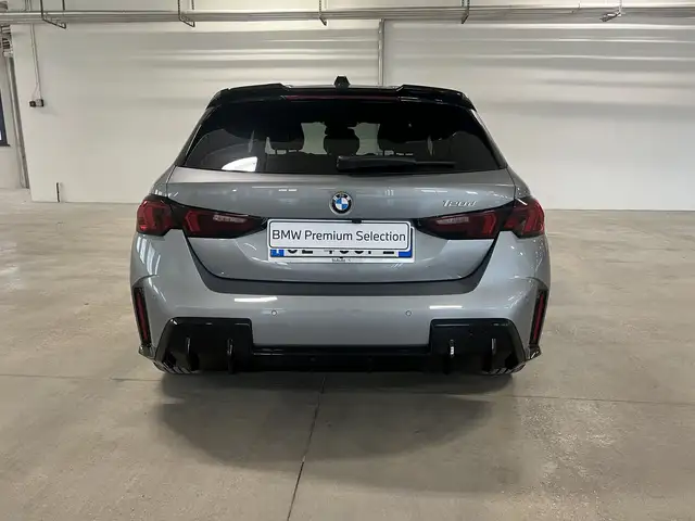 BMW 1 Series view 4