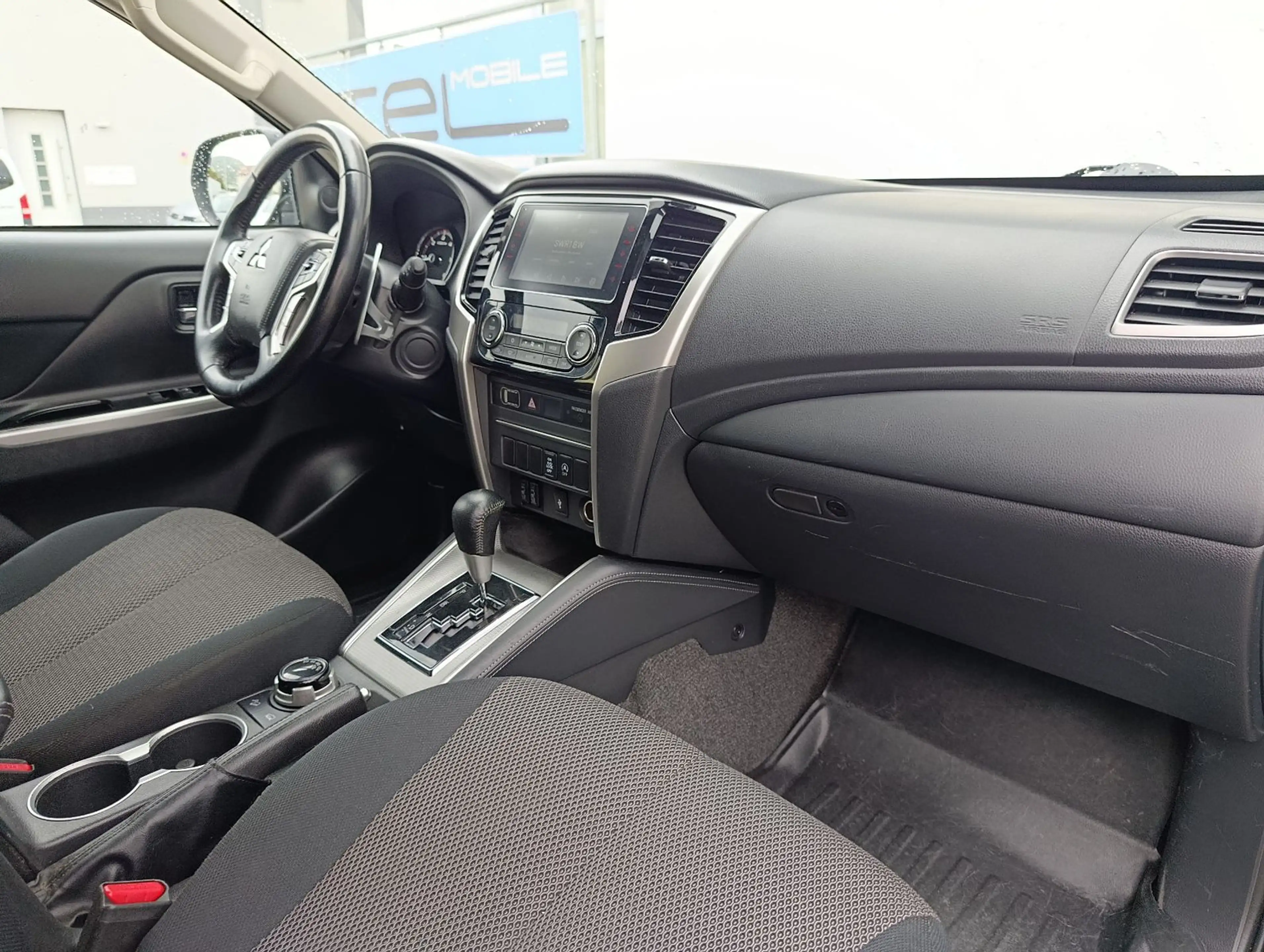 Mitsubishi L200 Select Doppelkabine 4WD Navi Led AHK SHZ — photo 12