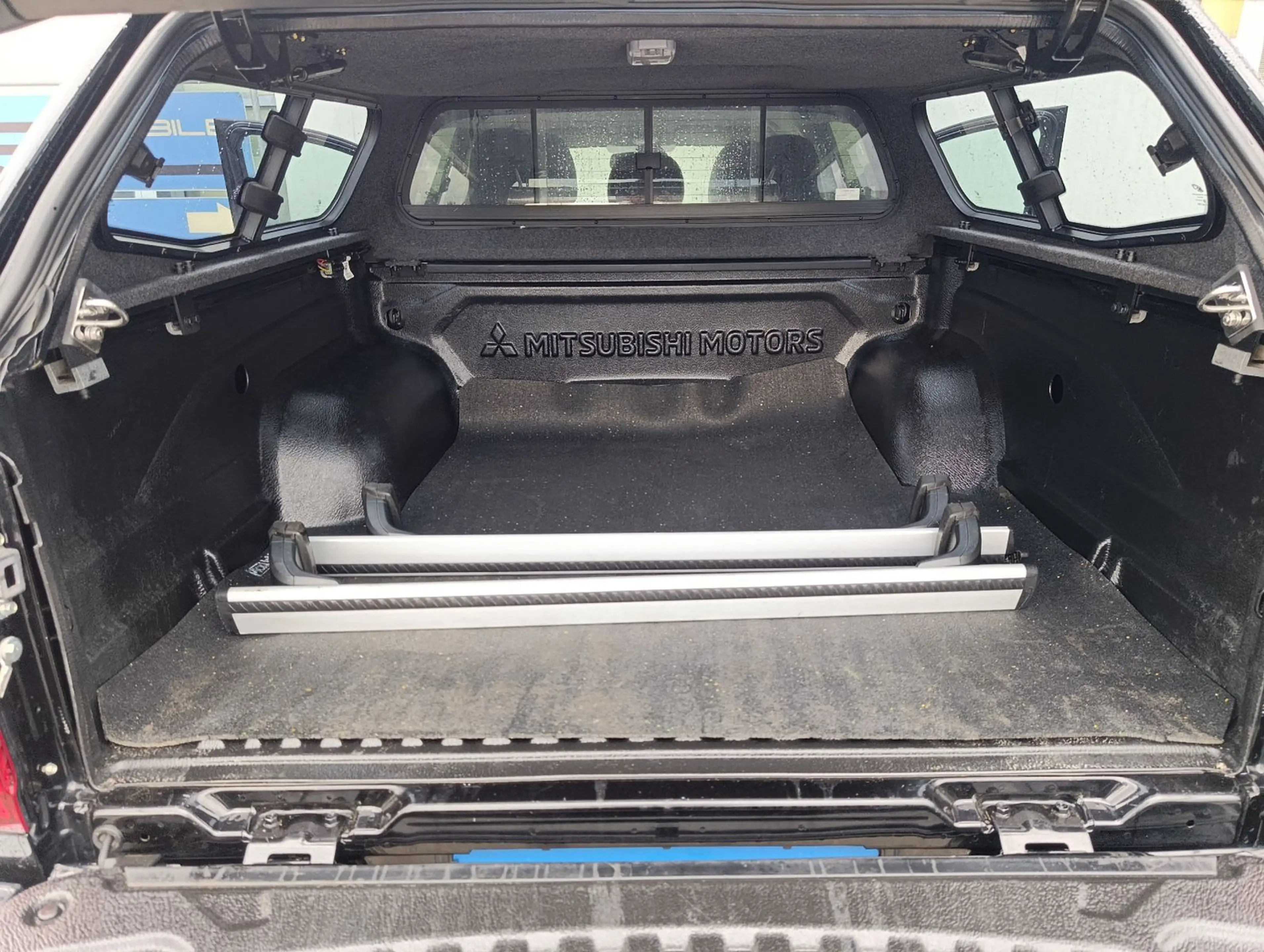 Mitsubishi L200 Select Doppelkabine 4WD Navi Led AHK SHZ — photo 7