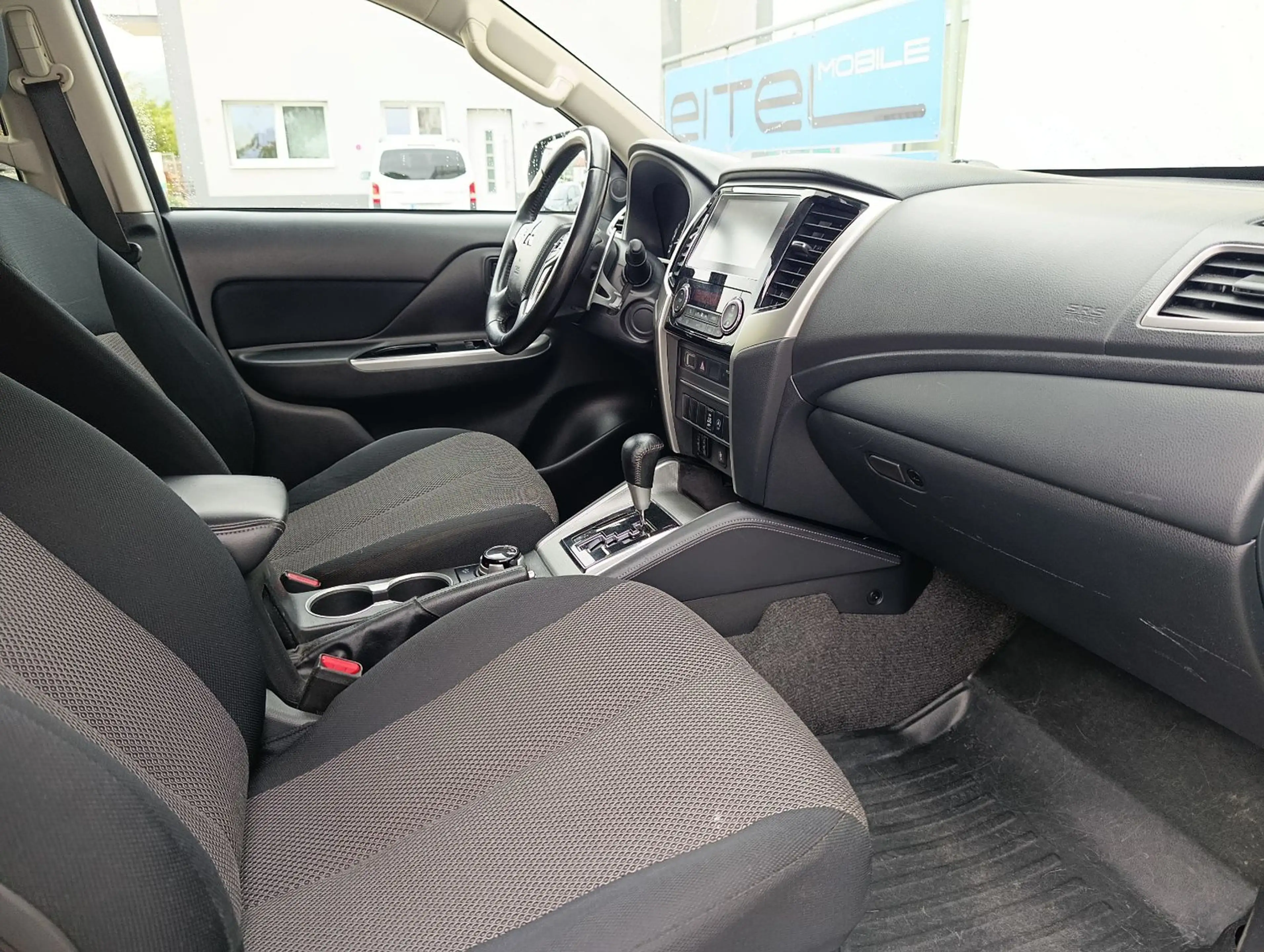 Mitsubishi L200 Select Doppelkabine 4WD Navi Led AHK SHZ — photo 10