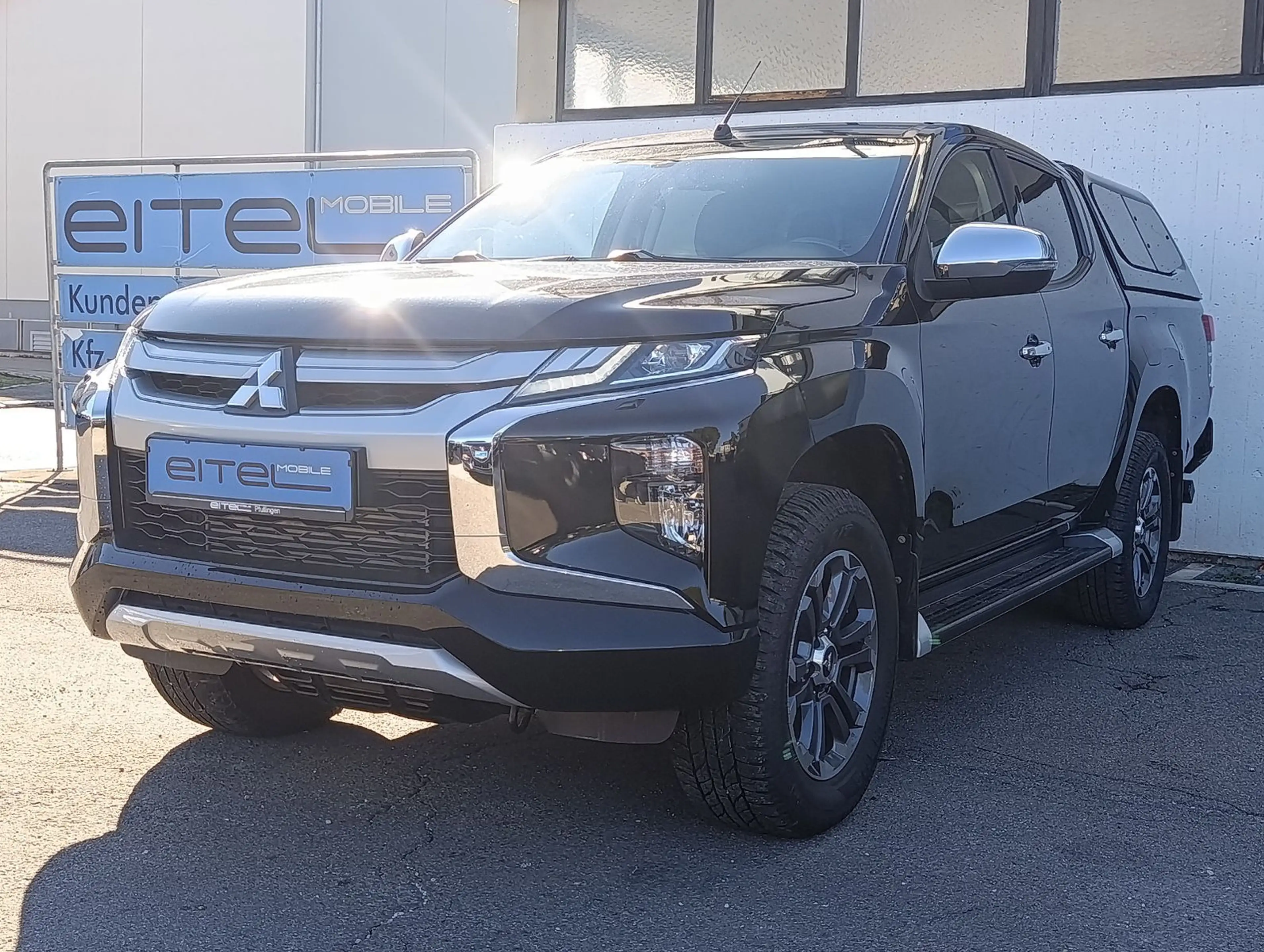 Mitsubishi L200 Select Doppelkabine 4WD Navi Led AHK SHZ