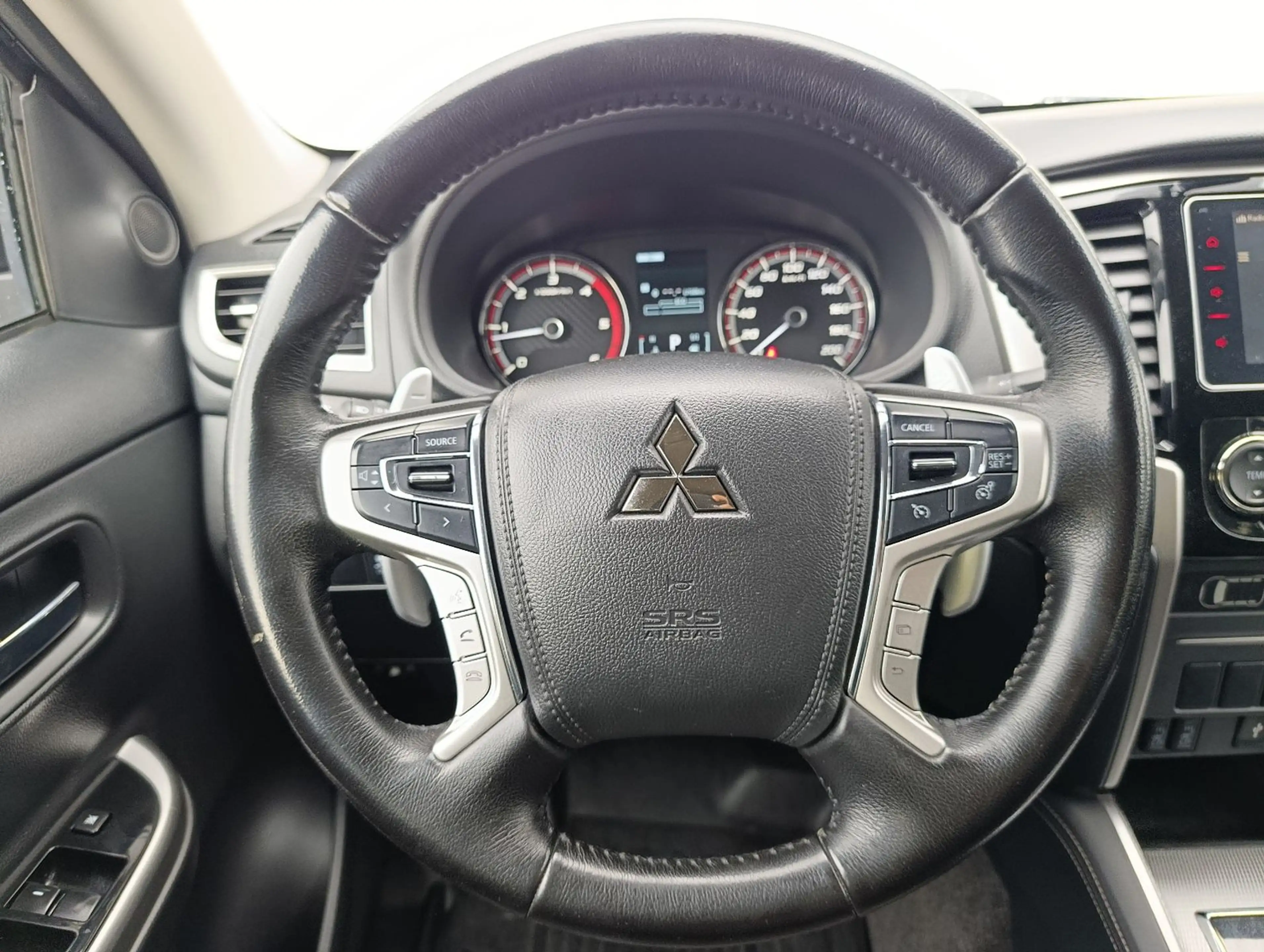 Mitsubishi L200 Select Doppelkabine 4WD Navi Led AHK SHZ — photo 14