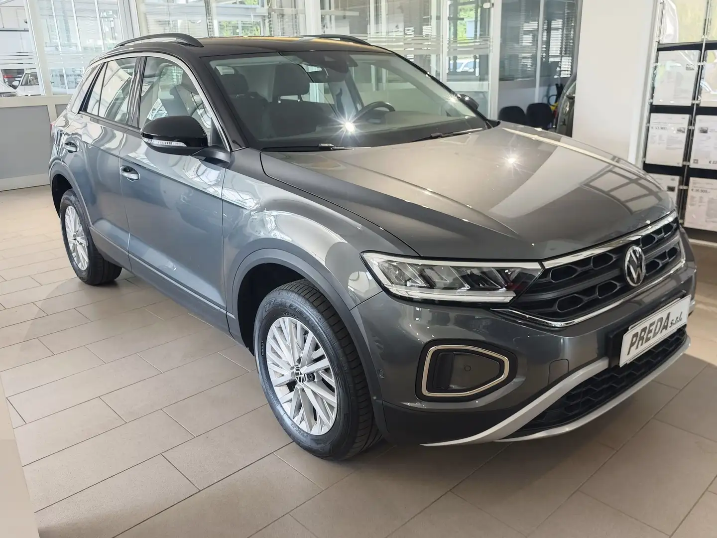 Volkswagen T-Roc 1.5 TSI ACT DSG Life - 1