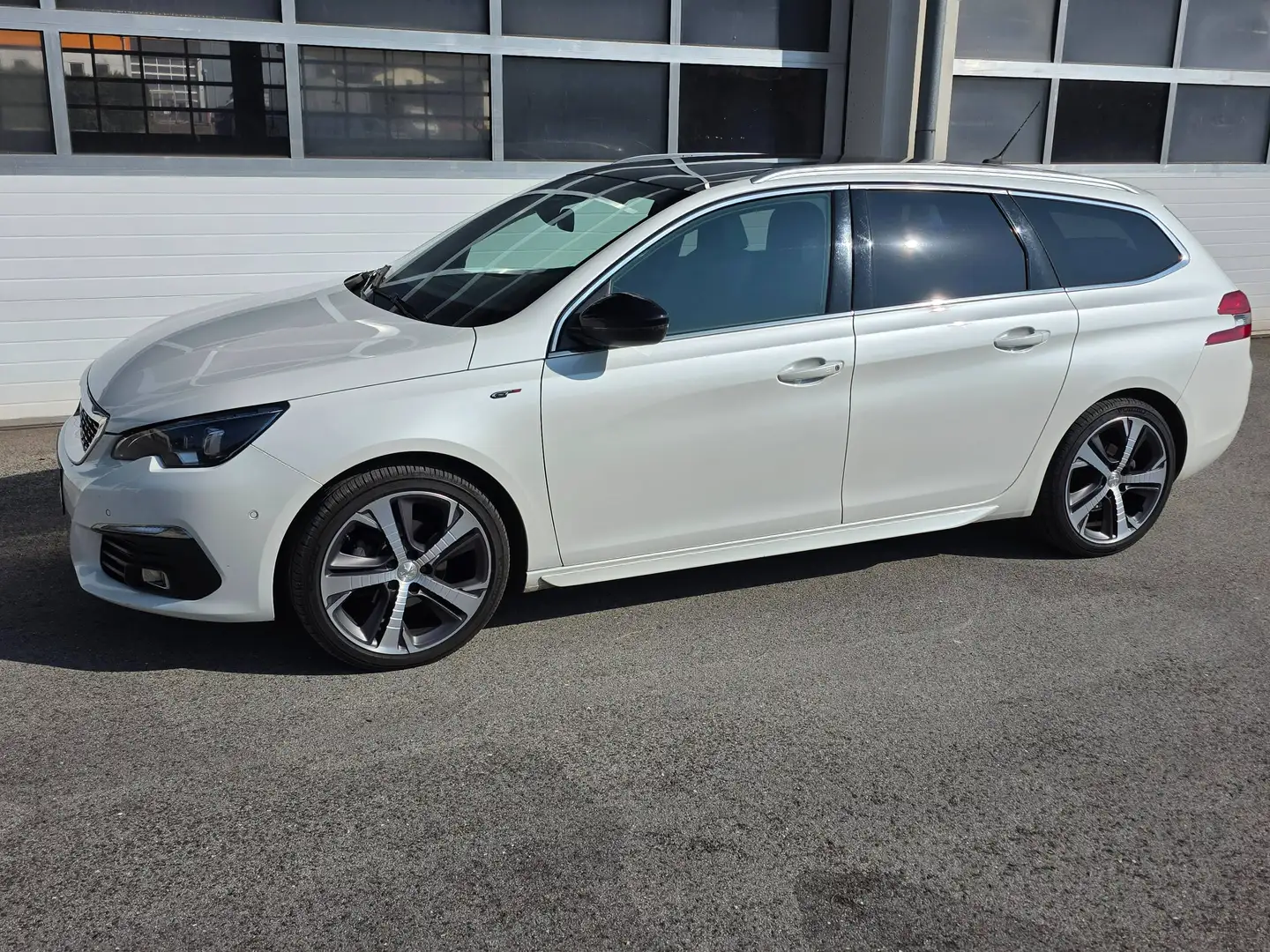 Peugeot 308 308 SW BlueHDi 130 S Weiß - 1