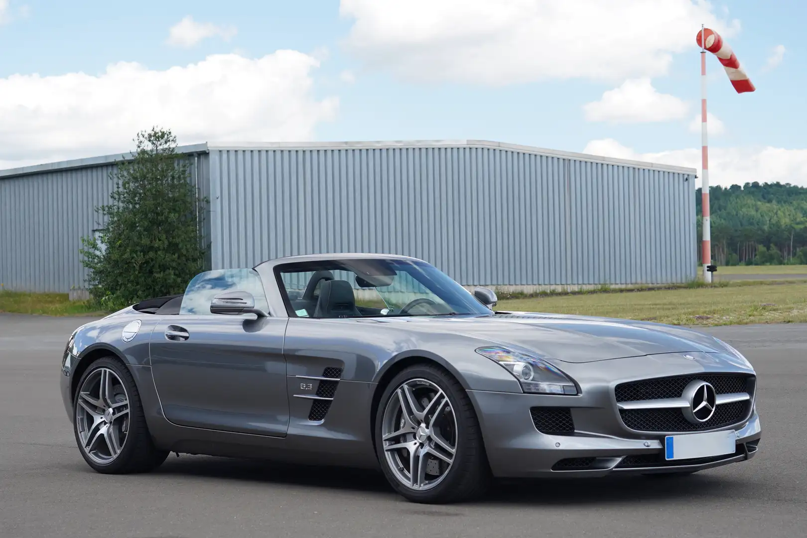 Mercedes-Benz SLS SLS AMG Roadster AMG SPEEDSHIFT DCT Сірий - 1