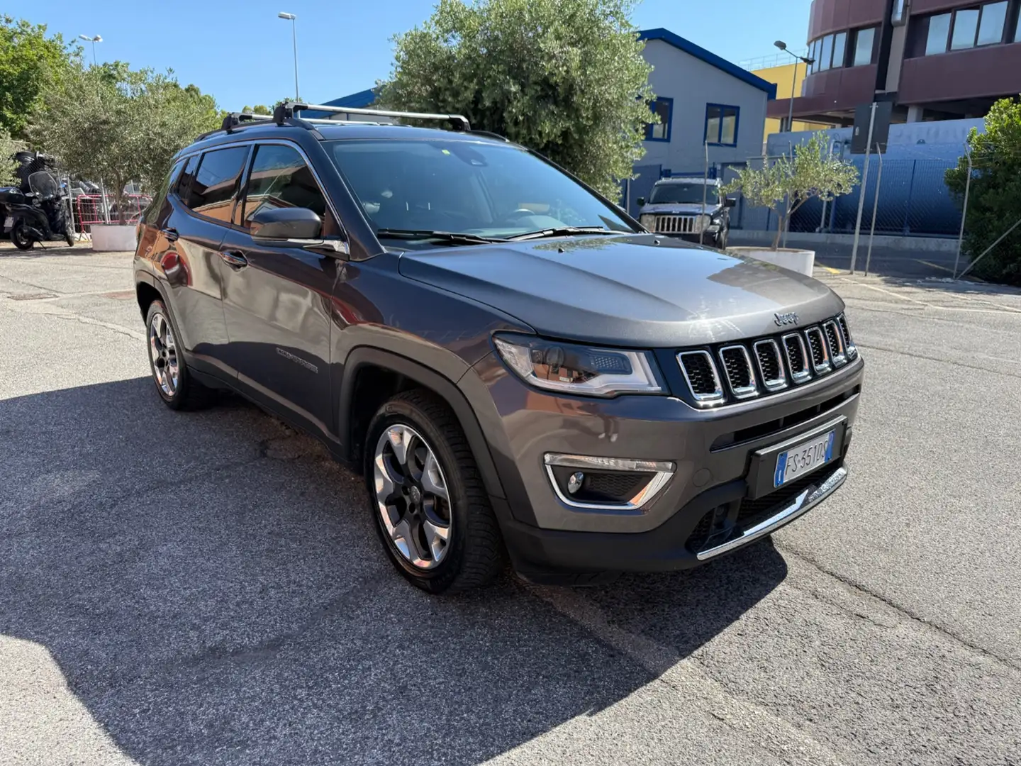 Jeep Compass 1.6 Multijet II 2WD Limited Grau - 1