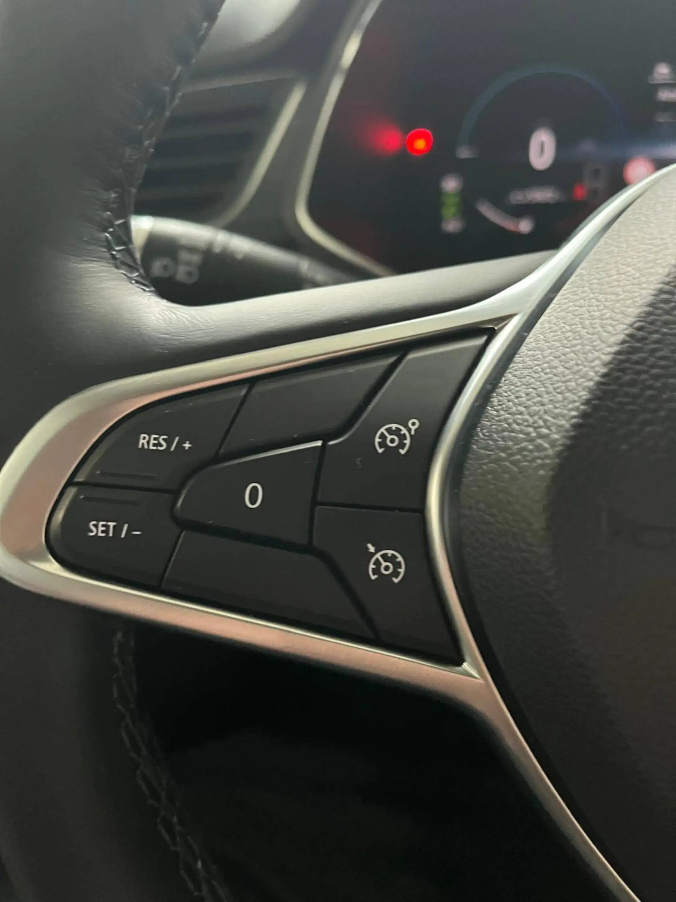 Renault Captur PLUG IN HYBRIDE E-TECH — photo 14