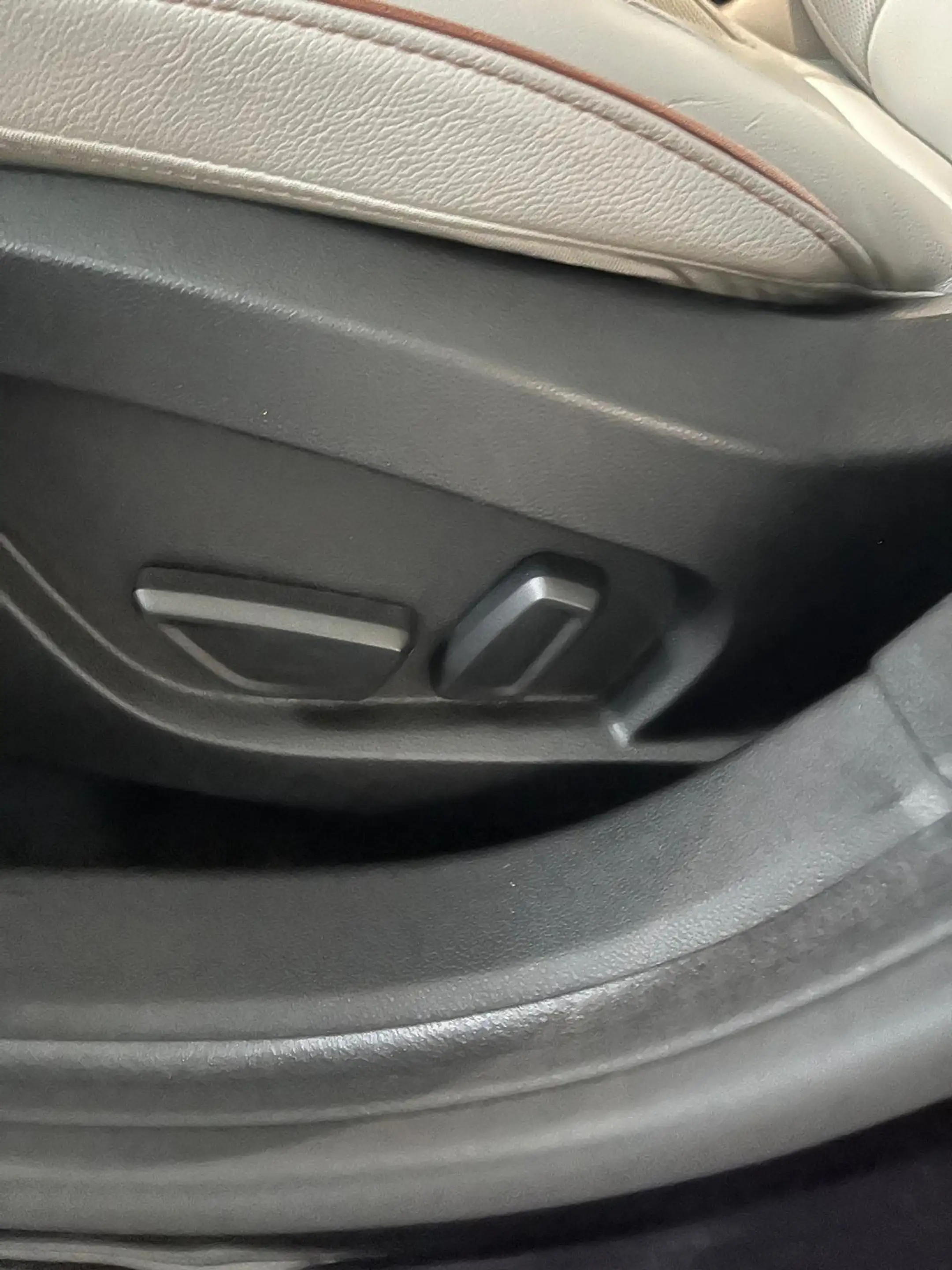 Renault Captur PLUG IN HYBRIDE E-TECH — photo 5