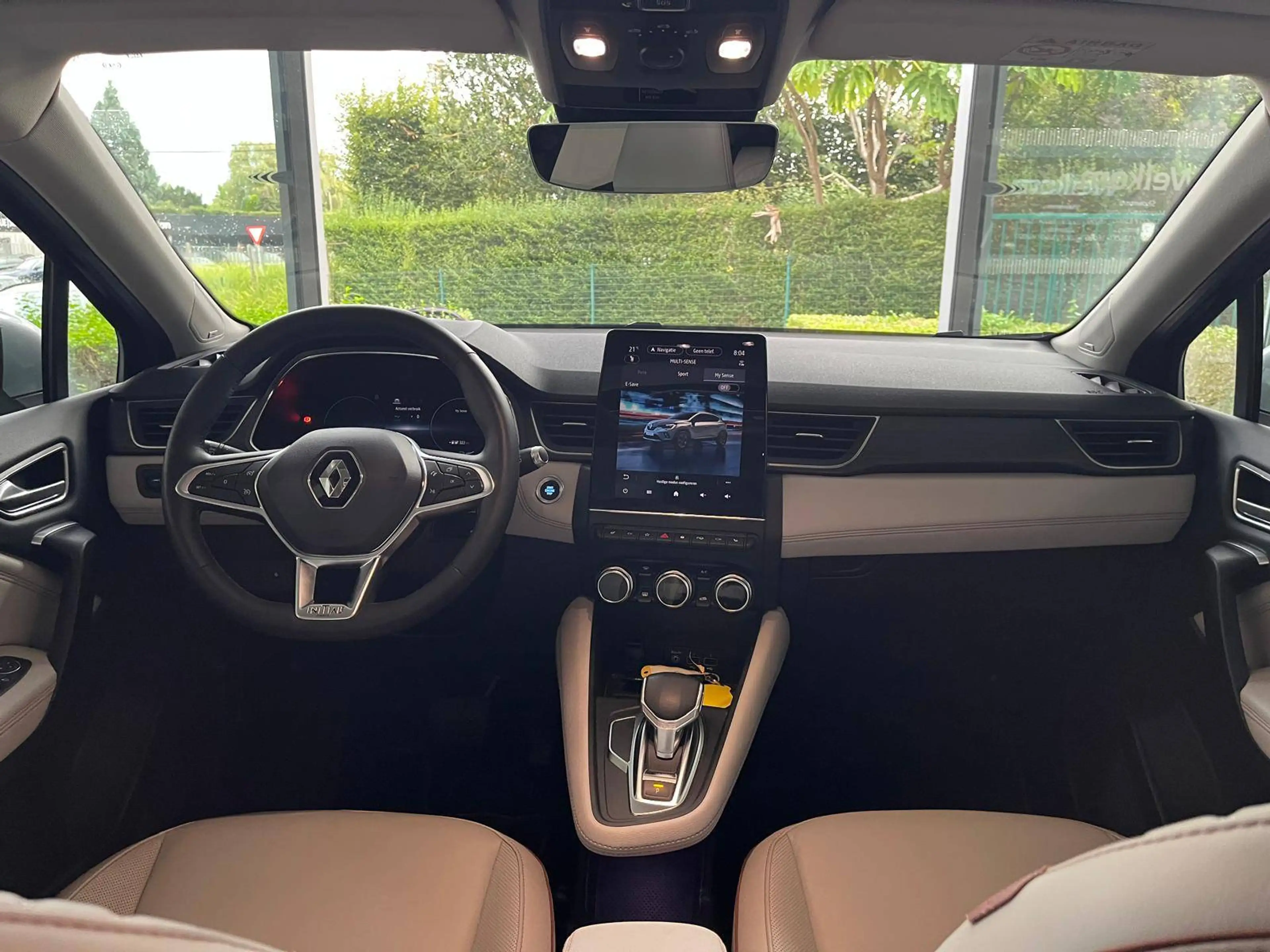 Renault Captur PLUG IN HYBRIDE E-TECH — photo 4