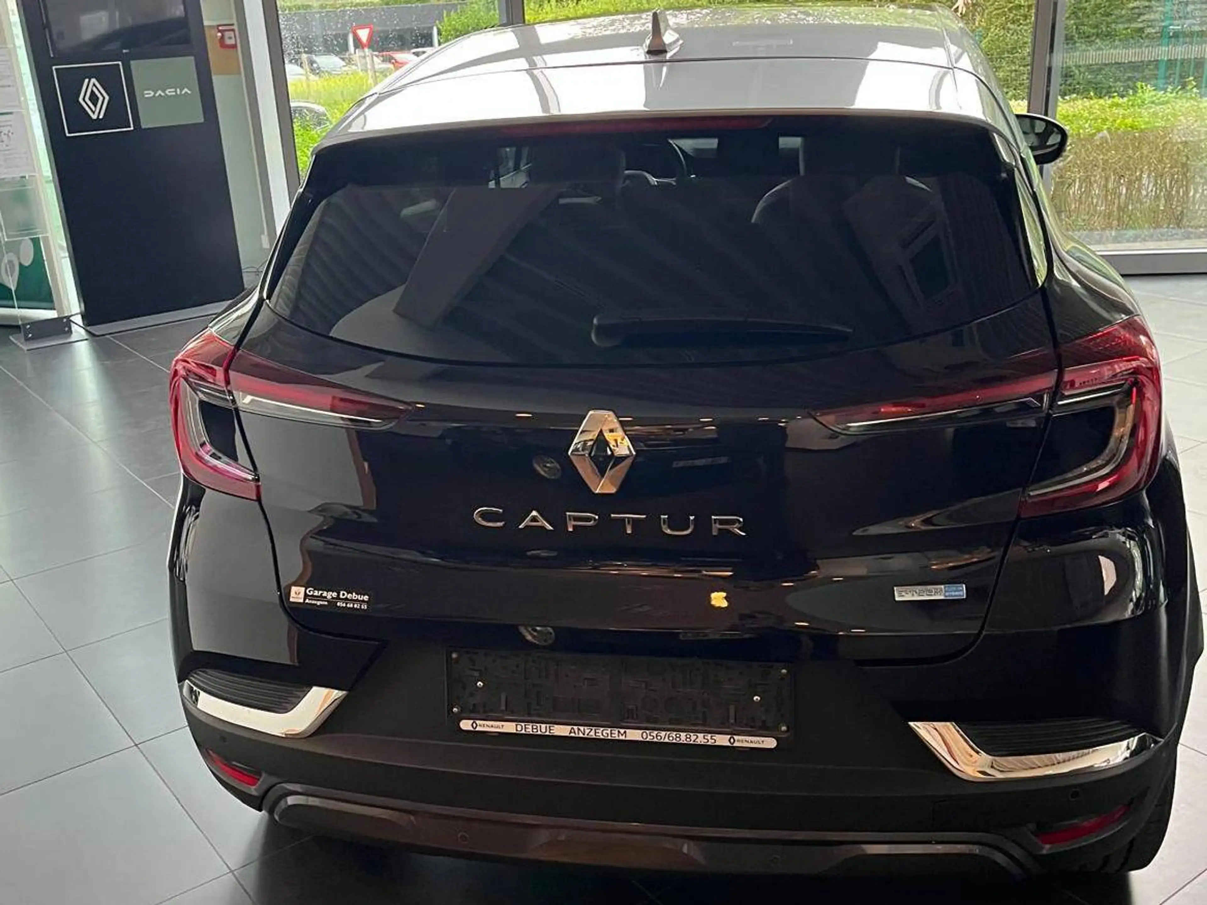 Renault Captur PLUG IN HYBRIDE E-TECH — photo 2