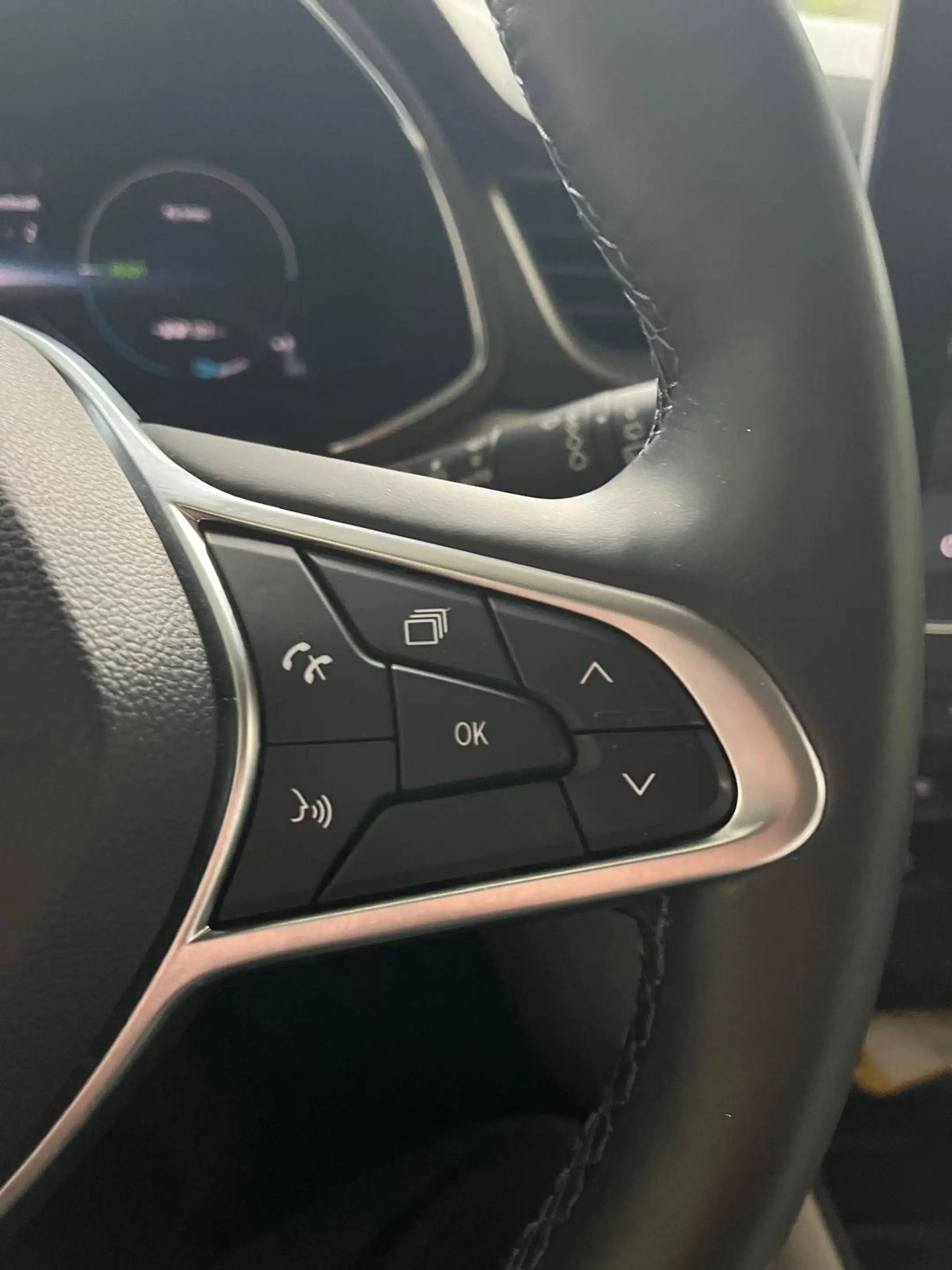 Renault Captur PLUG IN HYBRIDE E-TECH — photo 7