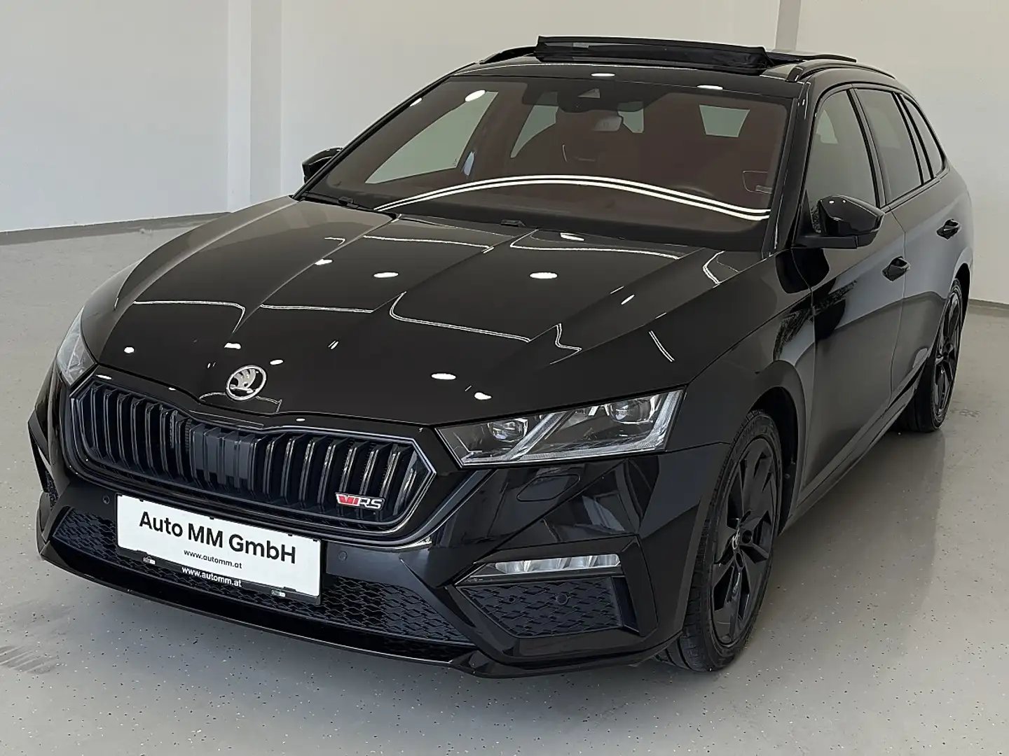 Skoda Octavia 2,0 TDI RS 4x4 DSG Schwarz - 2