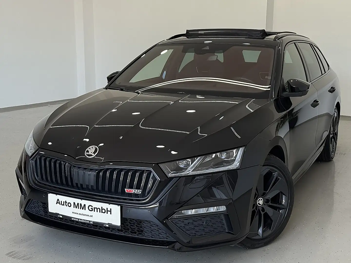 Skoda Octavia 2,0 TDI RS 4x4 DSG Schwarz - 1