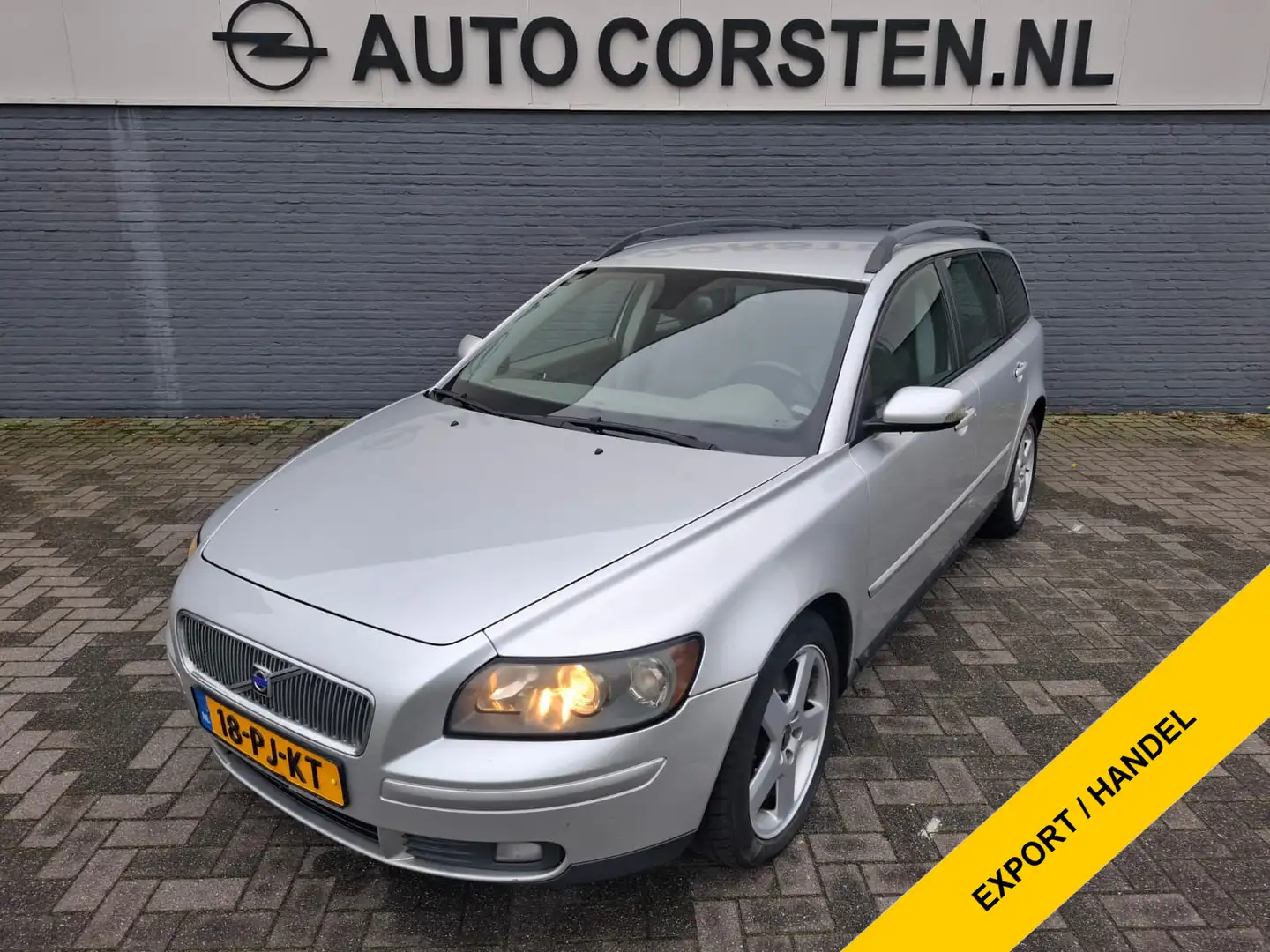 Volvo V50 2.4I 141PK Automaat Ecc Pdc Trekhaak Cruise Contro Grijs - 1