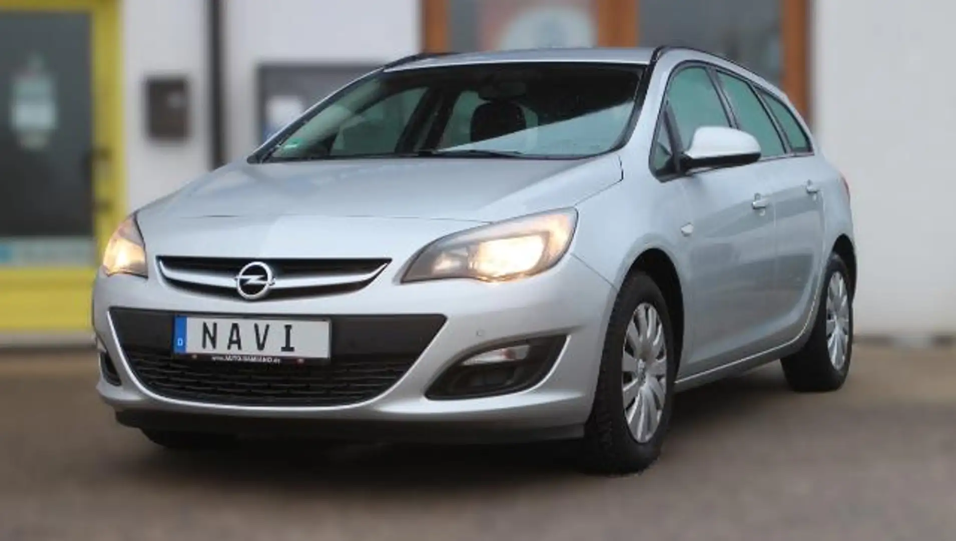 Opel Astra J 1.4 Turbo Edition *Navi*Bluetooth*Sitzheizung Argent - 2