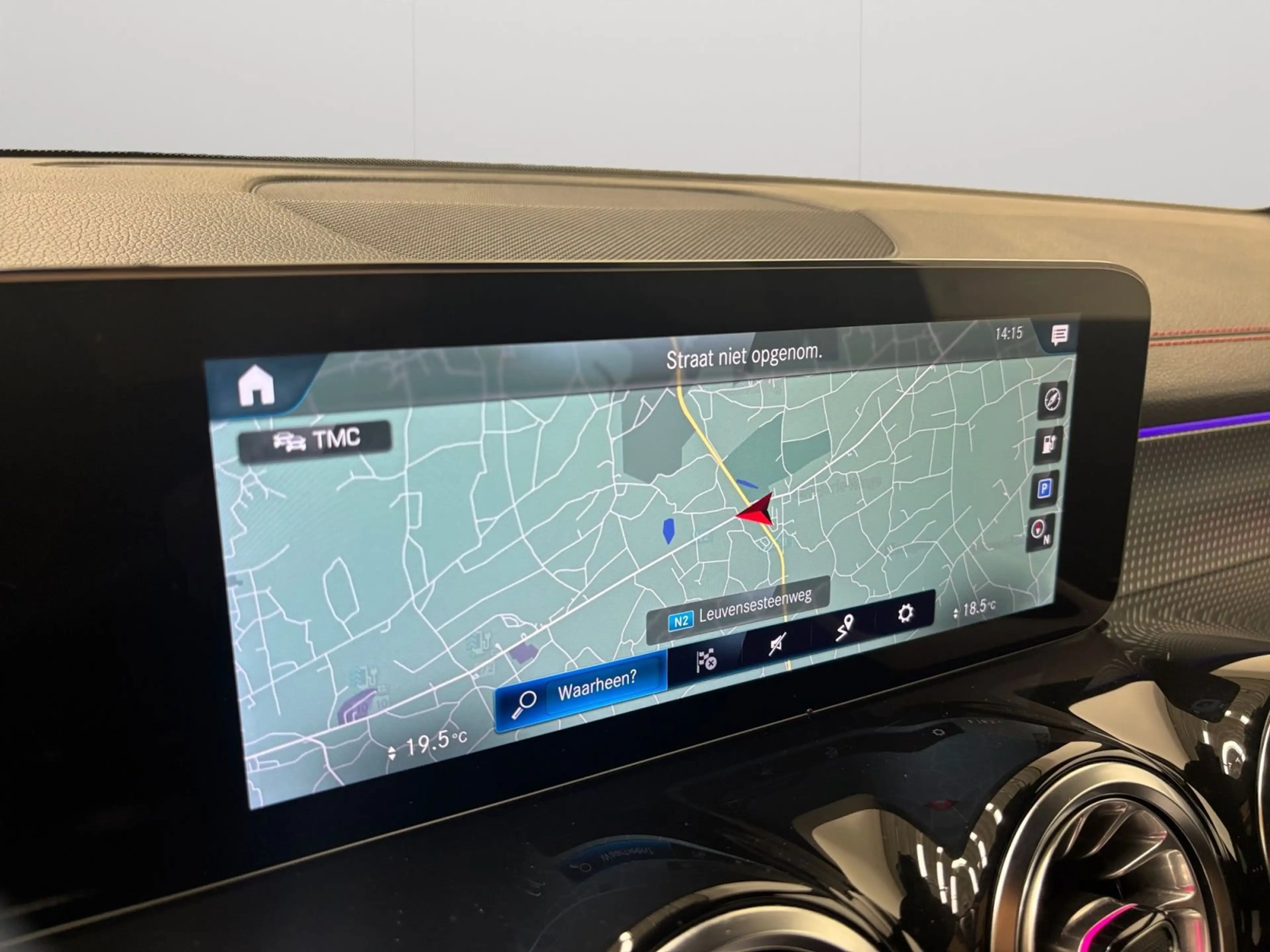Mercedes-Benz EQB 300 300 AMG Line 4MATIC — photo 10